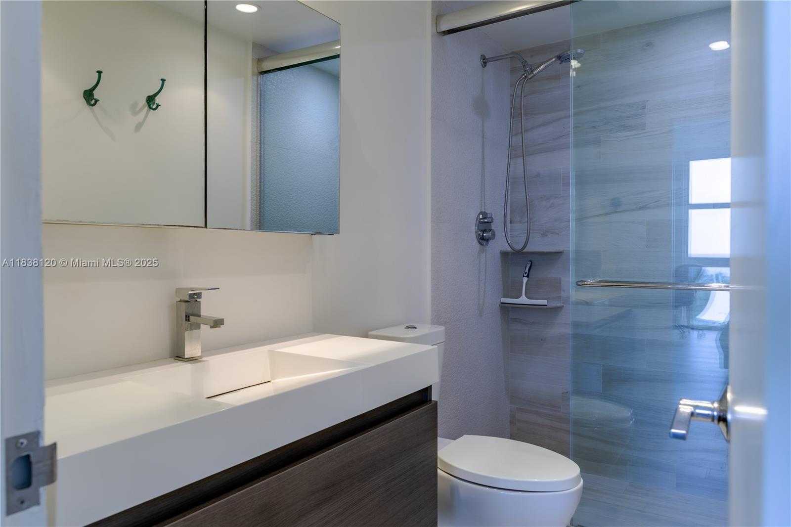 Small Image of 10275 COLLINS AVE #634, Bal Harbour Number 26