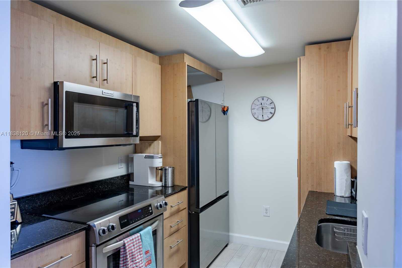 Small Image of 10275 COLLINS AVE #634, Bal Harbour Number 6