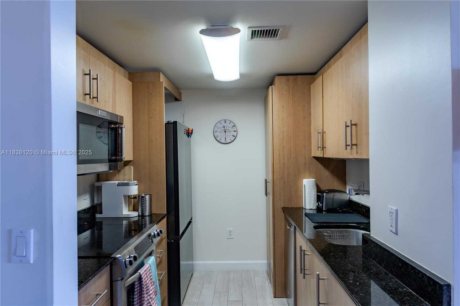 Small Image of 10275 COLLINS AVE #634, Bal Harbour Number 8