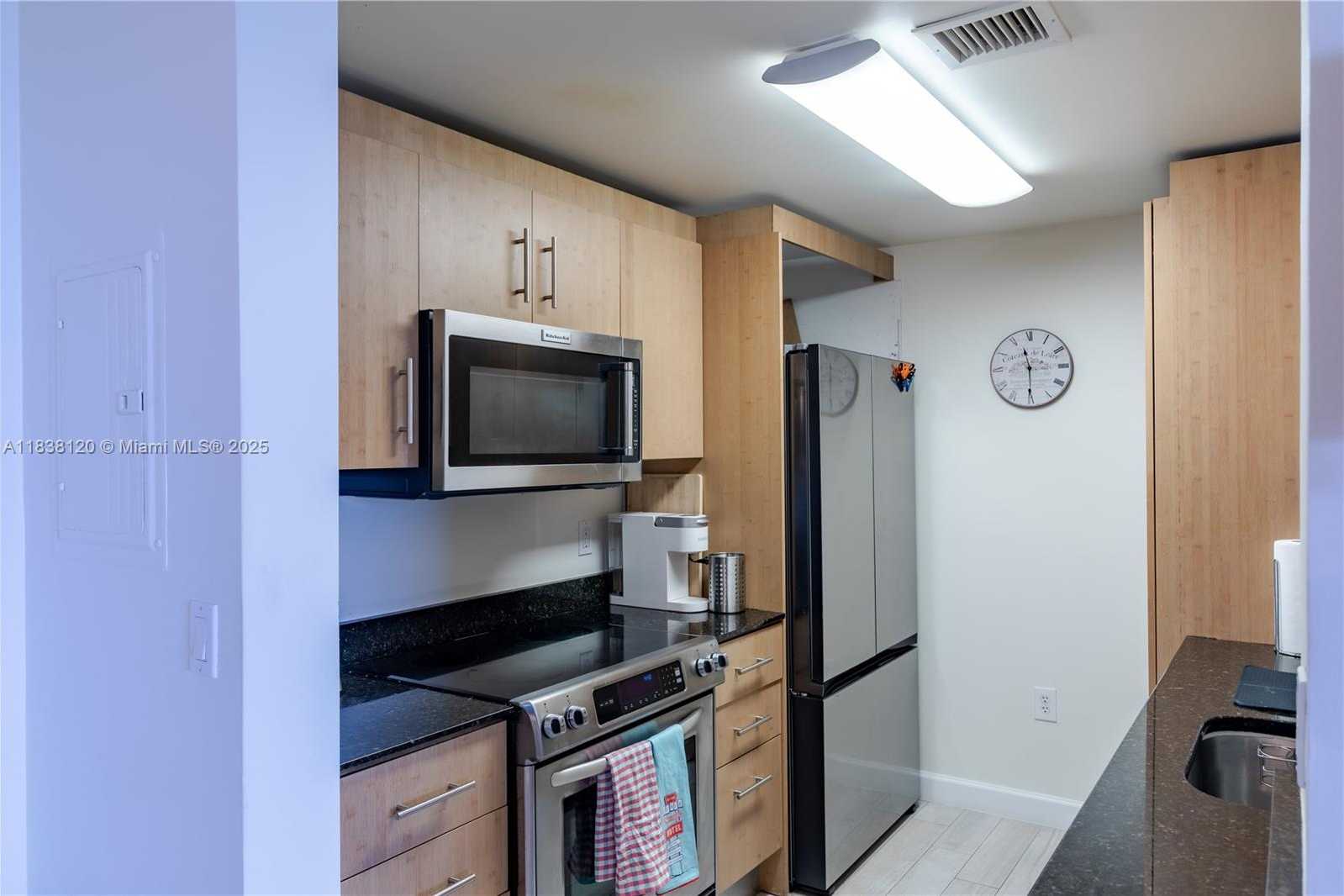 Small Image of 10275 COLLINS AVE #634, Bal Harbour Number 9