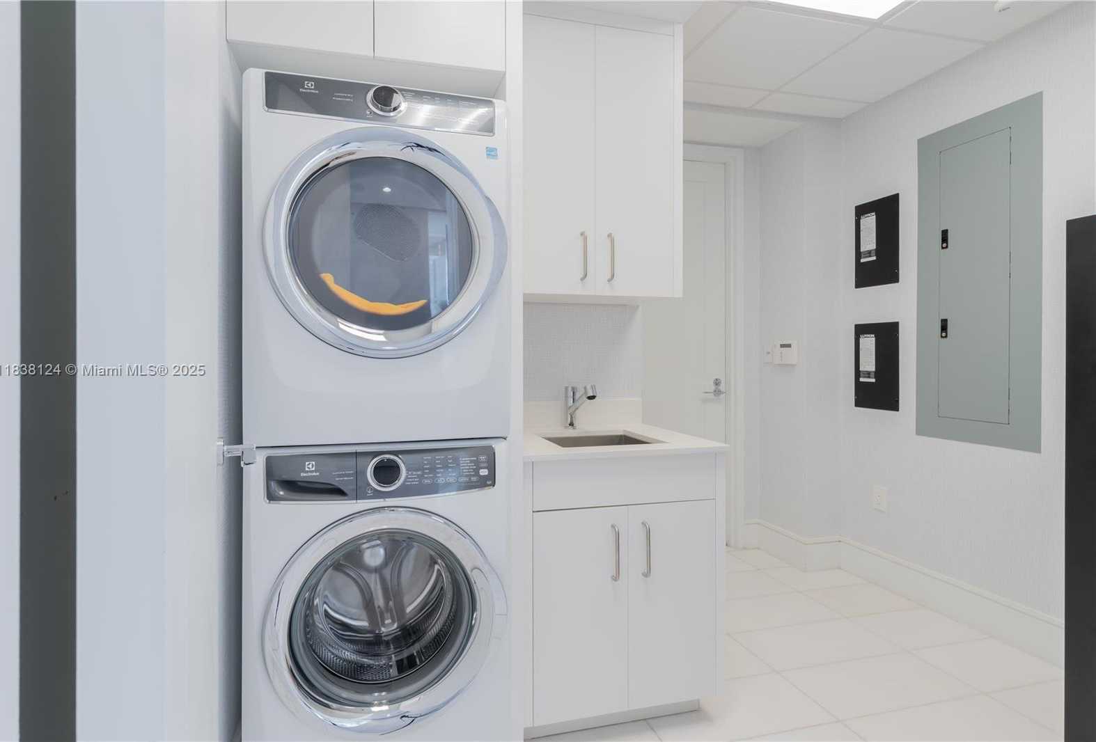 Small Image of 17975 COLLINS AVENUE #1202, Sunny Isles Beach Number 34