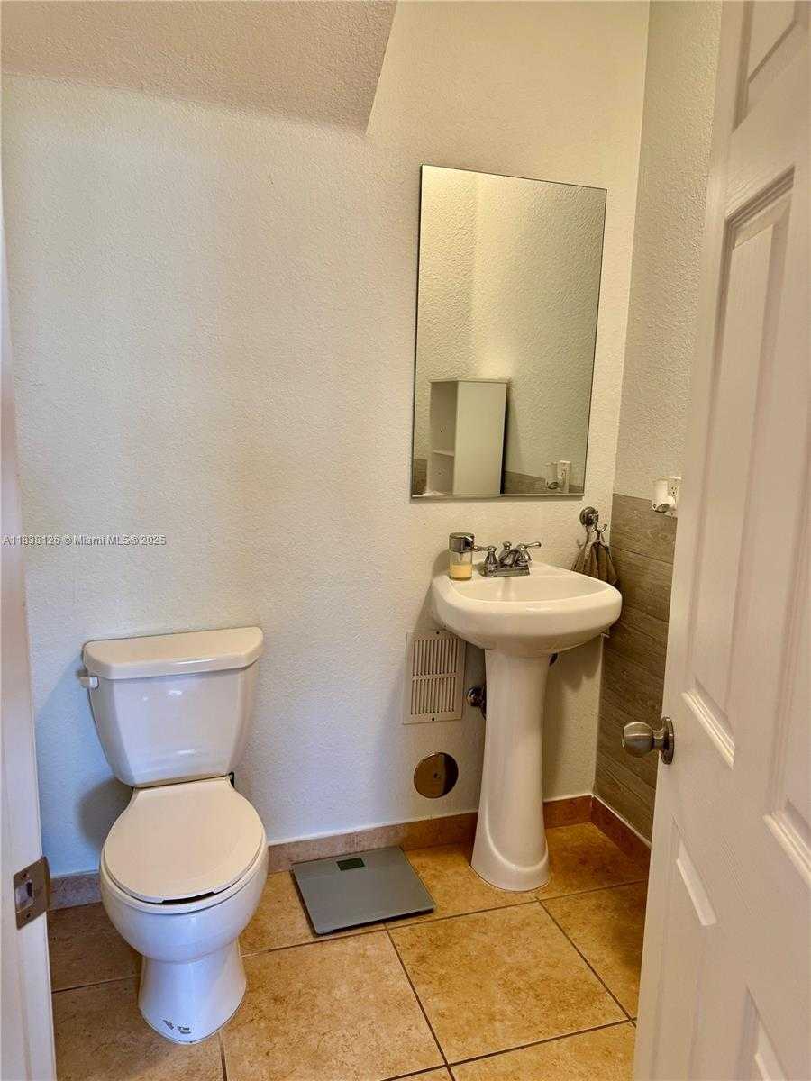 Small Image of 8800 NORTH WEST 107TH CT #202, Doral Number 5