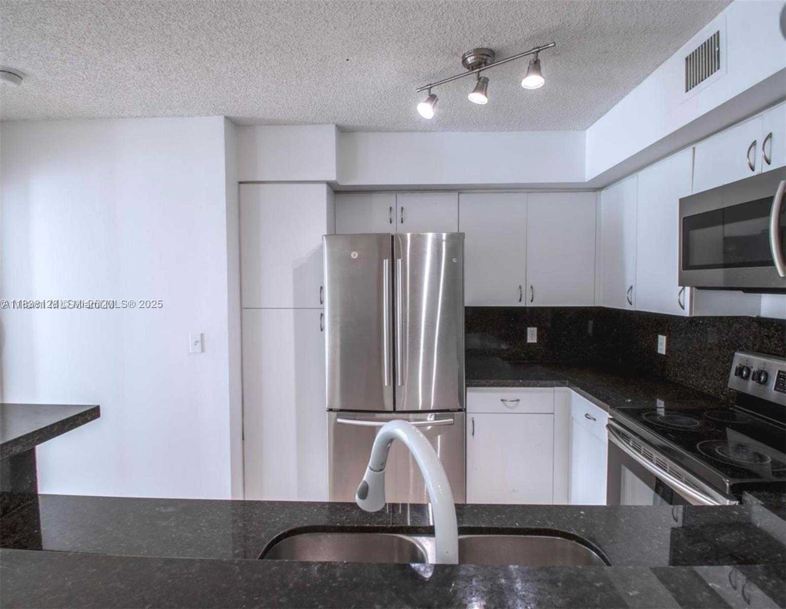 Small Image of 19501 EAST COUNTRY CLUB DR #9306, Aventura Number 9