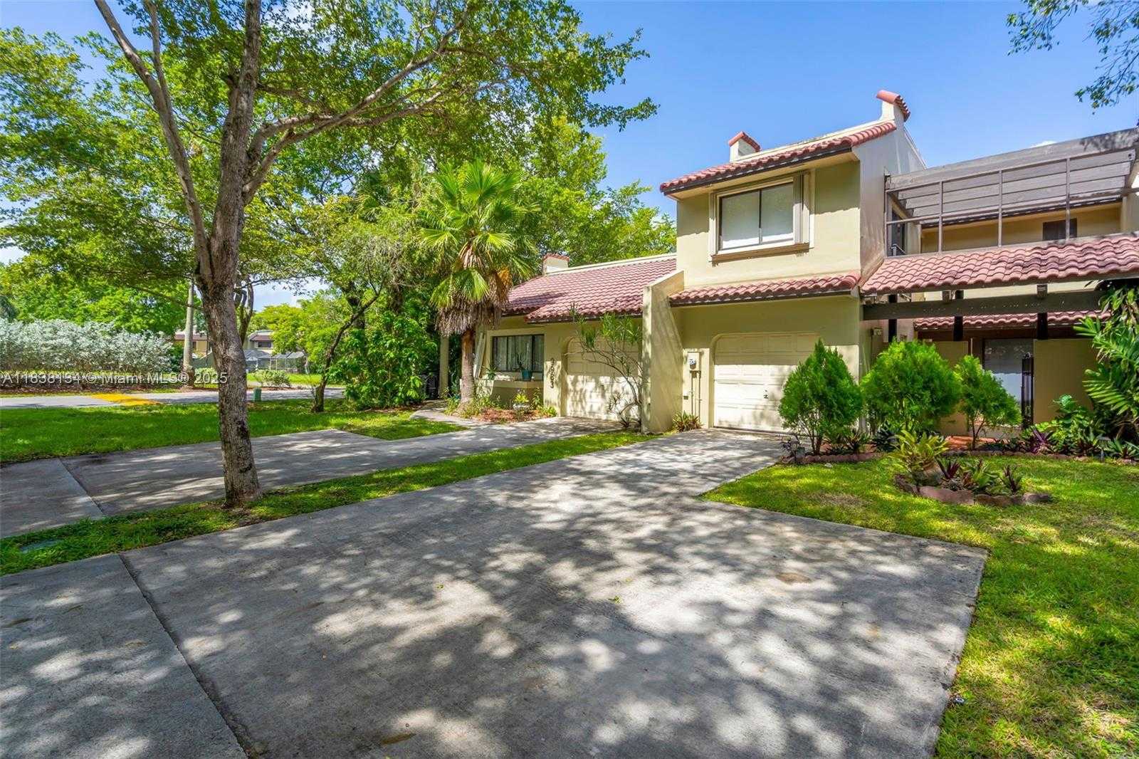 Small Image of 9931 COSTA DEL SOL BLVD #F-107, Doral Number 3