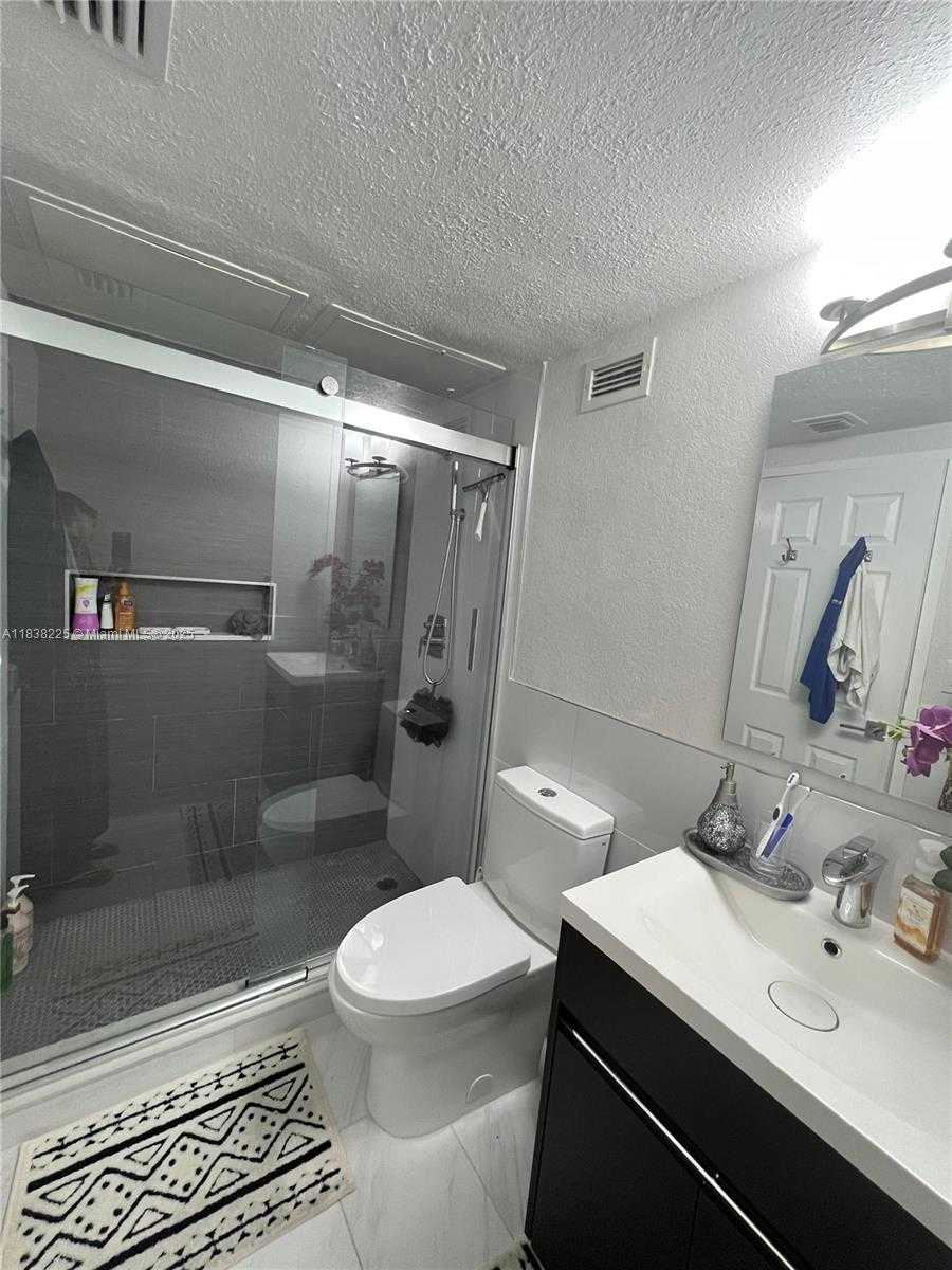 Small Image of 2501 SOUTH OSEAN DR #532, Hollywood Number 6