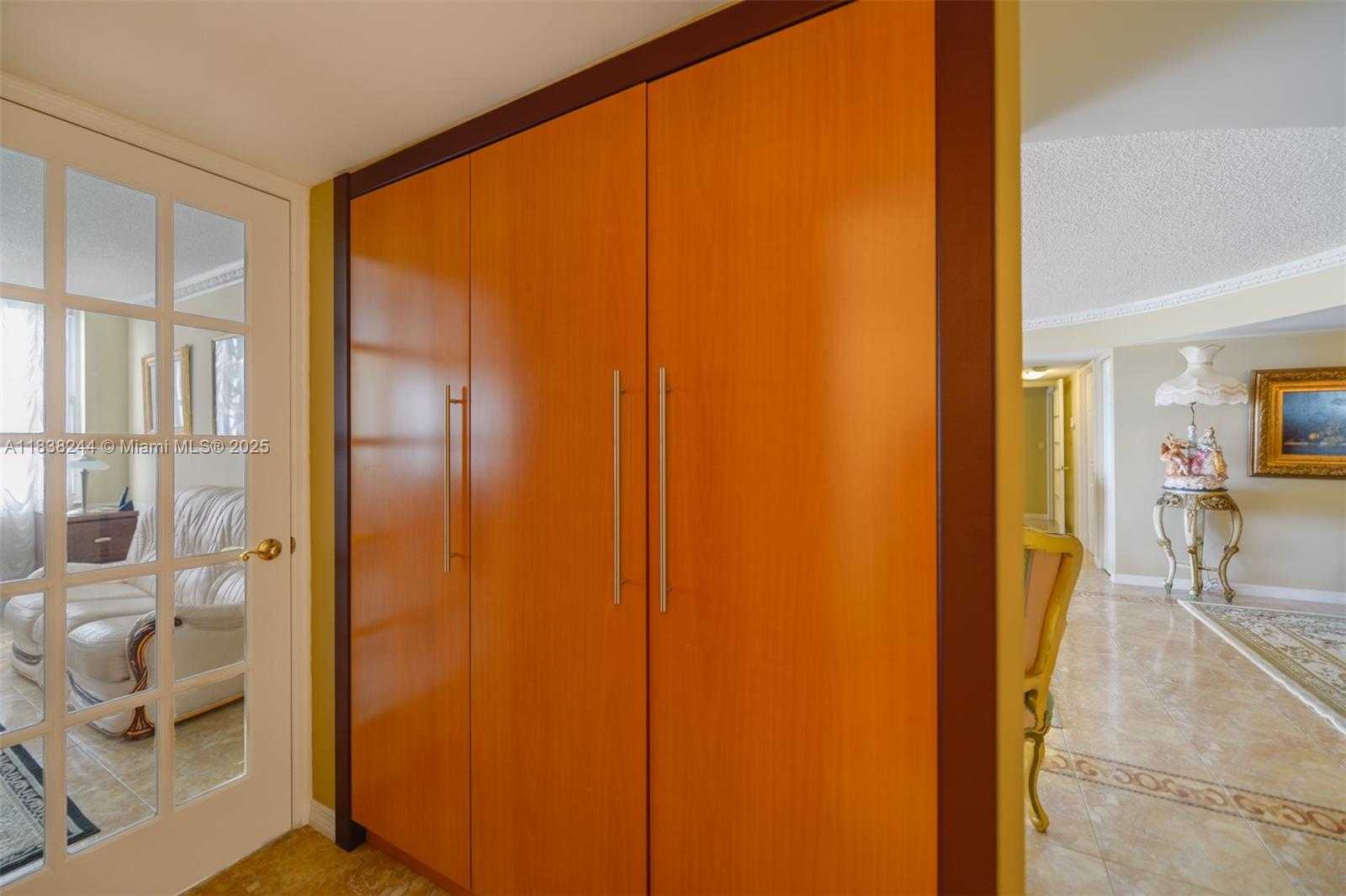 Small Image of 2751 SOUTH OCEAN DR #1707S, Hollywood Number 13