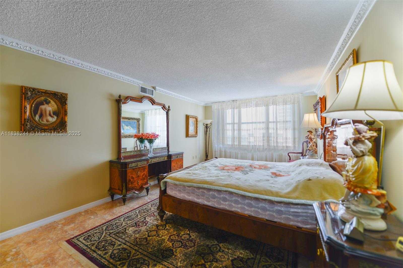 Small Image of 2751 SOUTH OCEAN DR #1707S, Hollywood Number 15