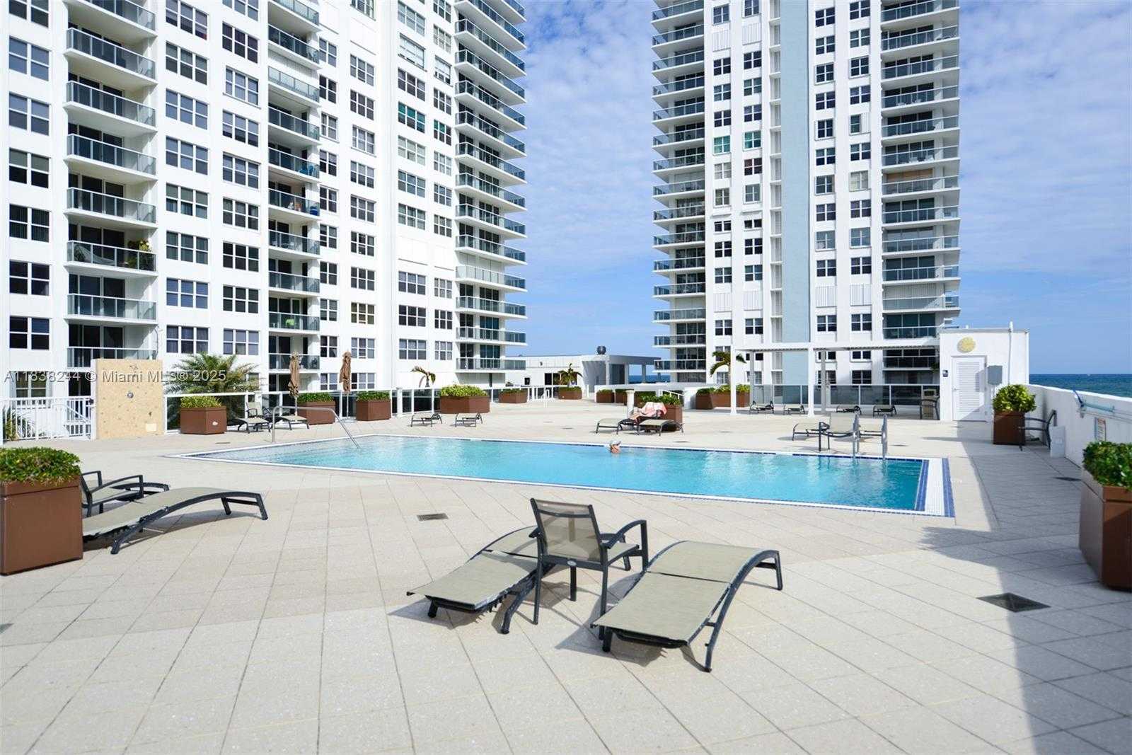 Small Image of 2751 SOUTH OCEAN DR #1707S, Hollywood Number 29