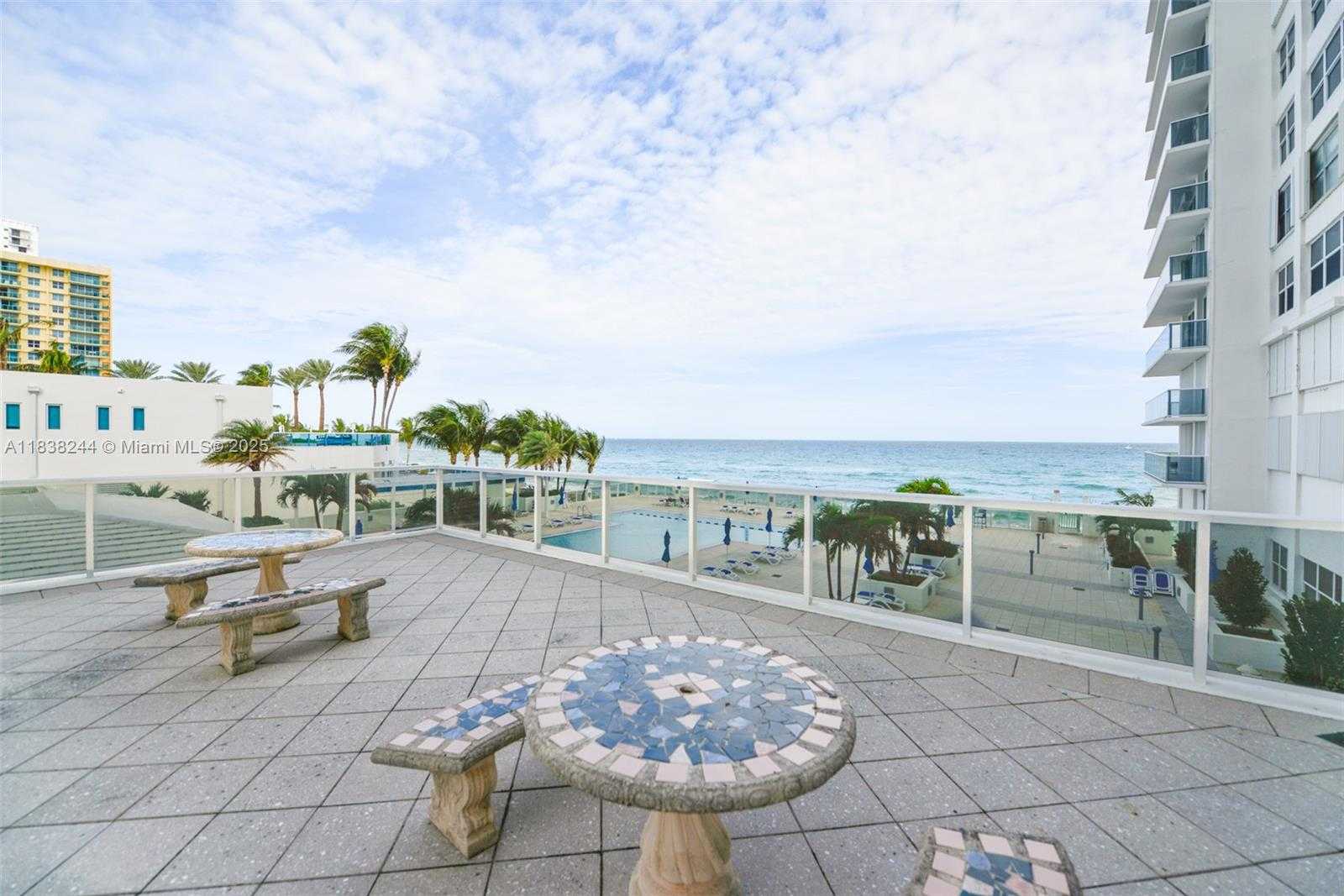 Small Image of 2751 SOUTH OCEAN DR #1707S, Hollywood Number 31