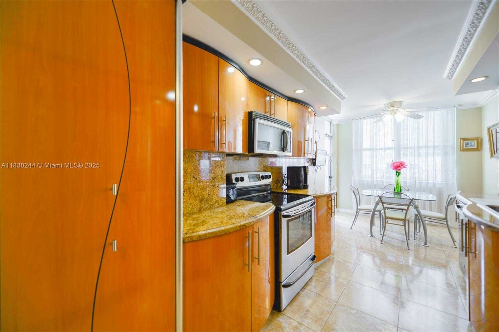 Small Image of 2751 SOUTH OCEAN DR #1707S, Hollywood Number 9