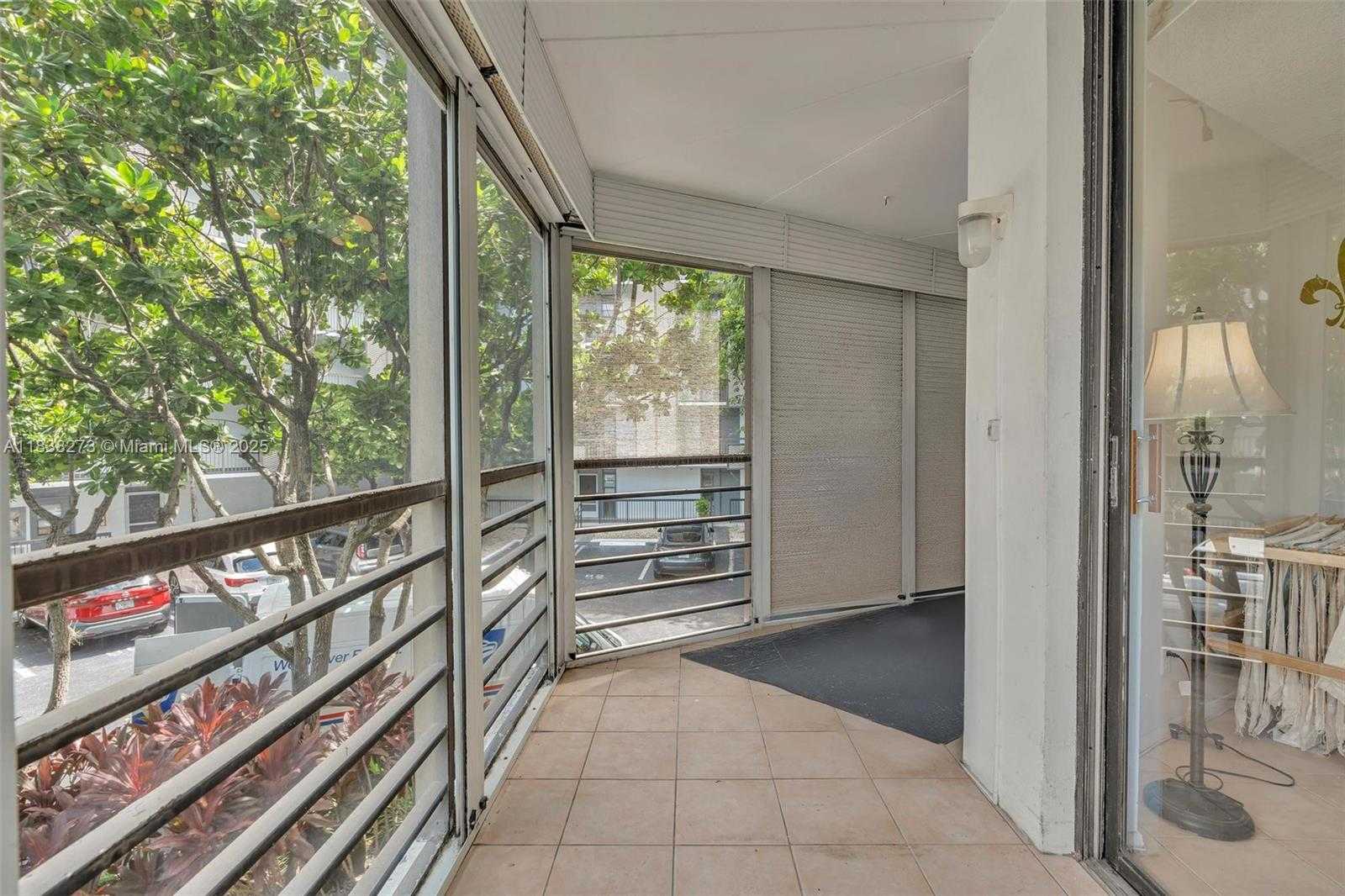 Small Image of 20400 NORTH EAST COUNTRY CLUB DR #215, Aventura Number 12