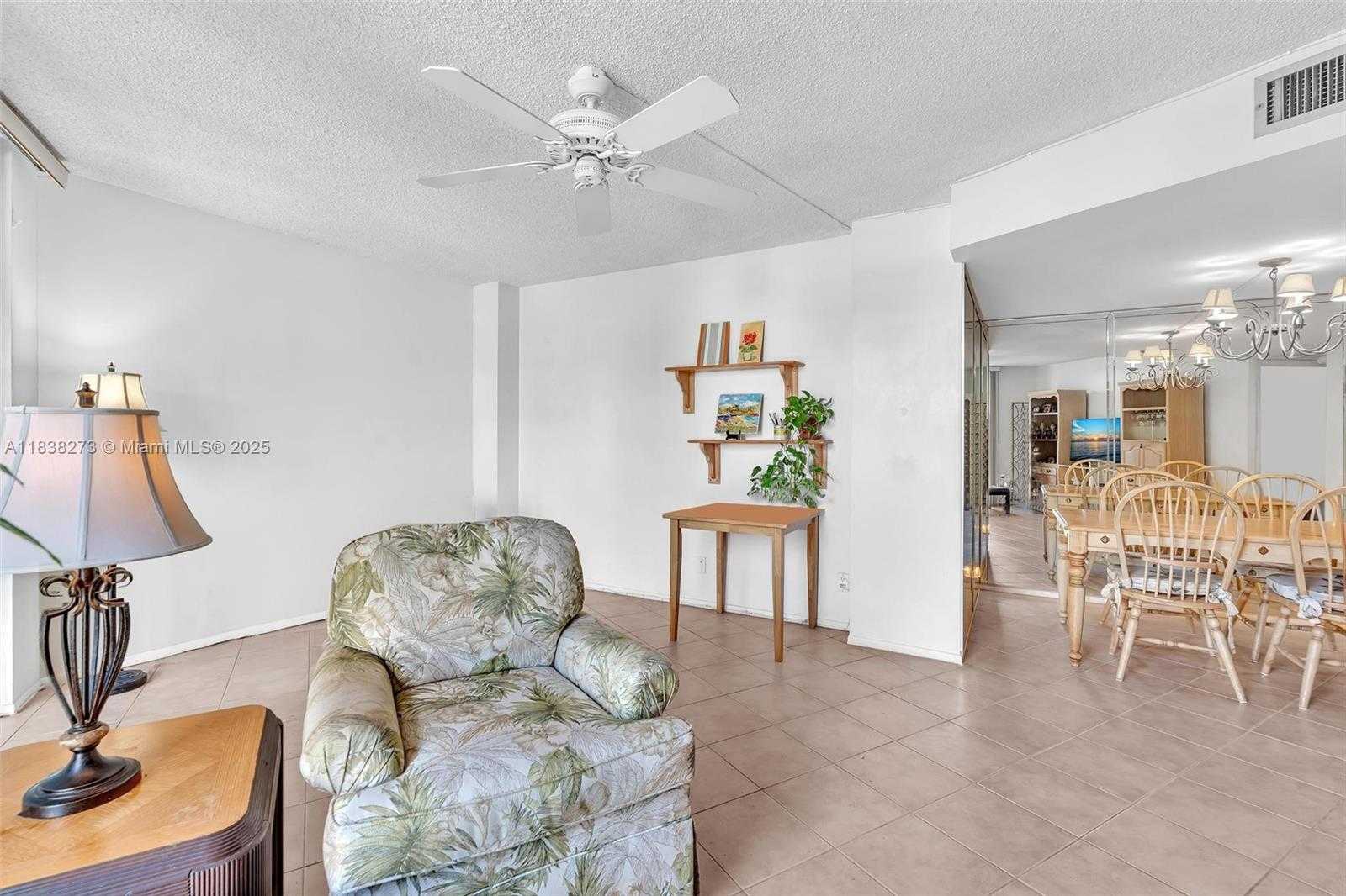 Small Image of 20400 NORTH EAST COUNTRY CLUB DR #215, Aventura Number 15