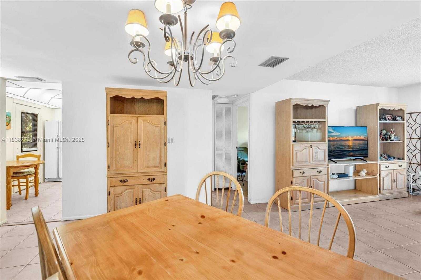 Small Image of 20400 NORTH EAST COUNTRY CLUB DR #215, Aventura Number 17