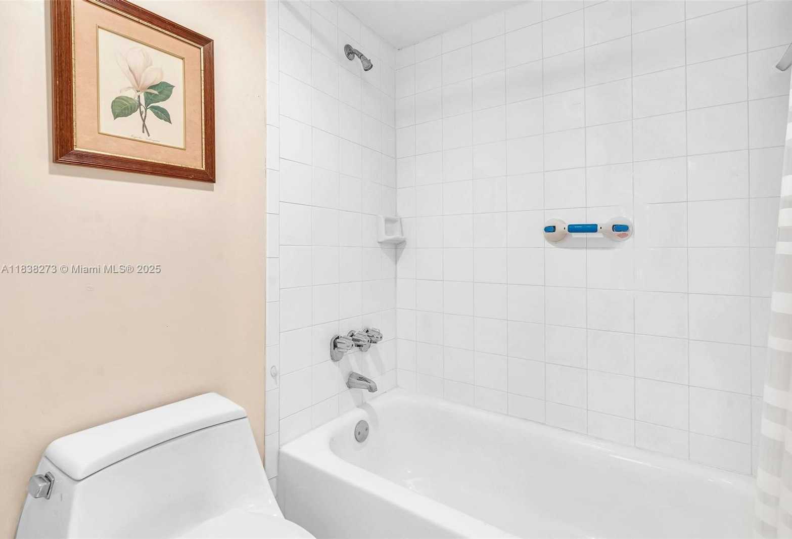 Small Image of 20400 NORTH EAST COUNTRY CLUB DR #215, Aventura Number 24