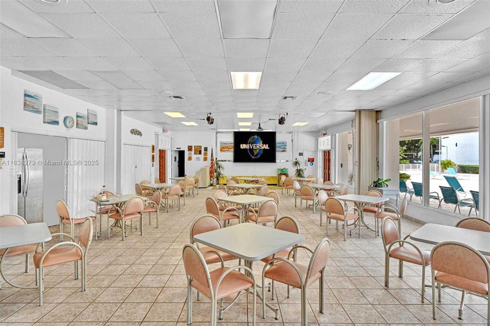 Small Image of 20400 NORTH EAST COUNTRY CLUB DR #215, Aventura Number 34