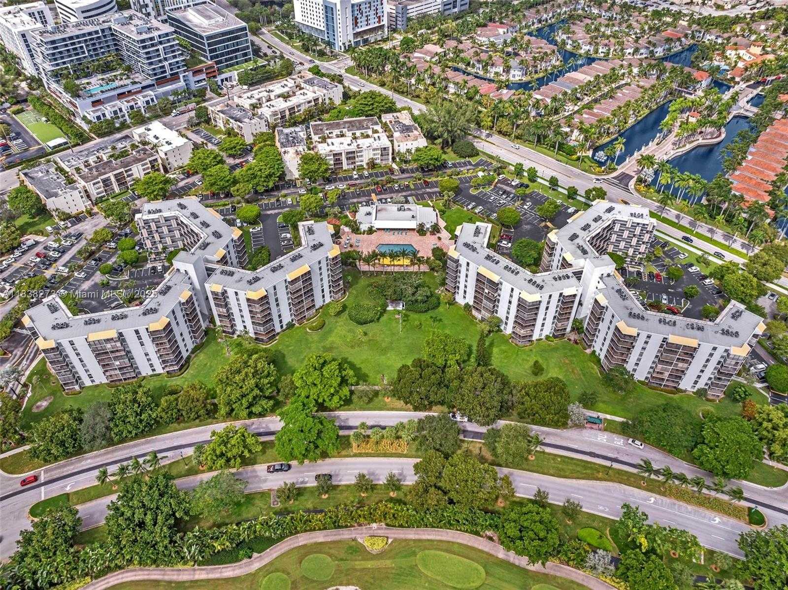 Small Image of 20400 NORTH EAST COUNTRY CLUB DR #215, Aventura Number 37