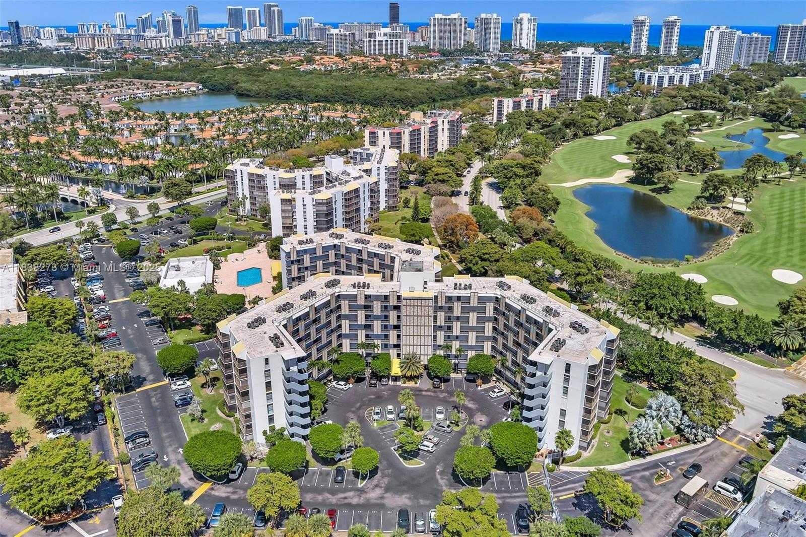 Small Image of 20400 NORTH EAST COUNTRY CLUB DR #215, Aventura Number 39