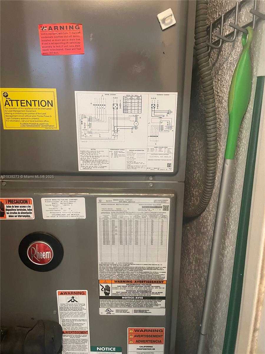 Small Image of 20400 NORTH EAST COUNTRY CLUB DR #215, Aventura Number 41