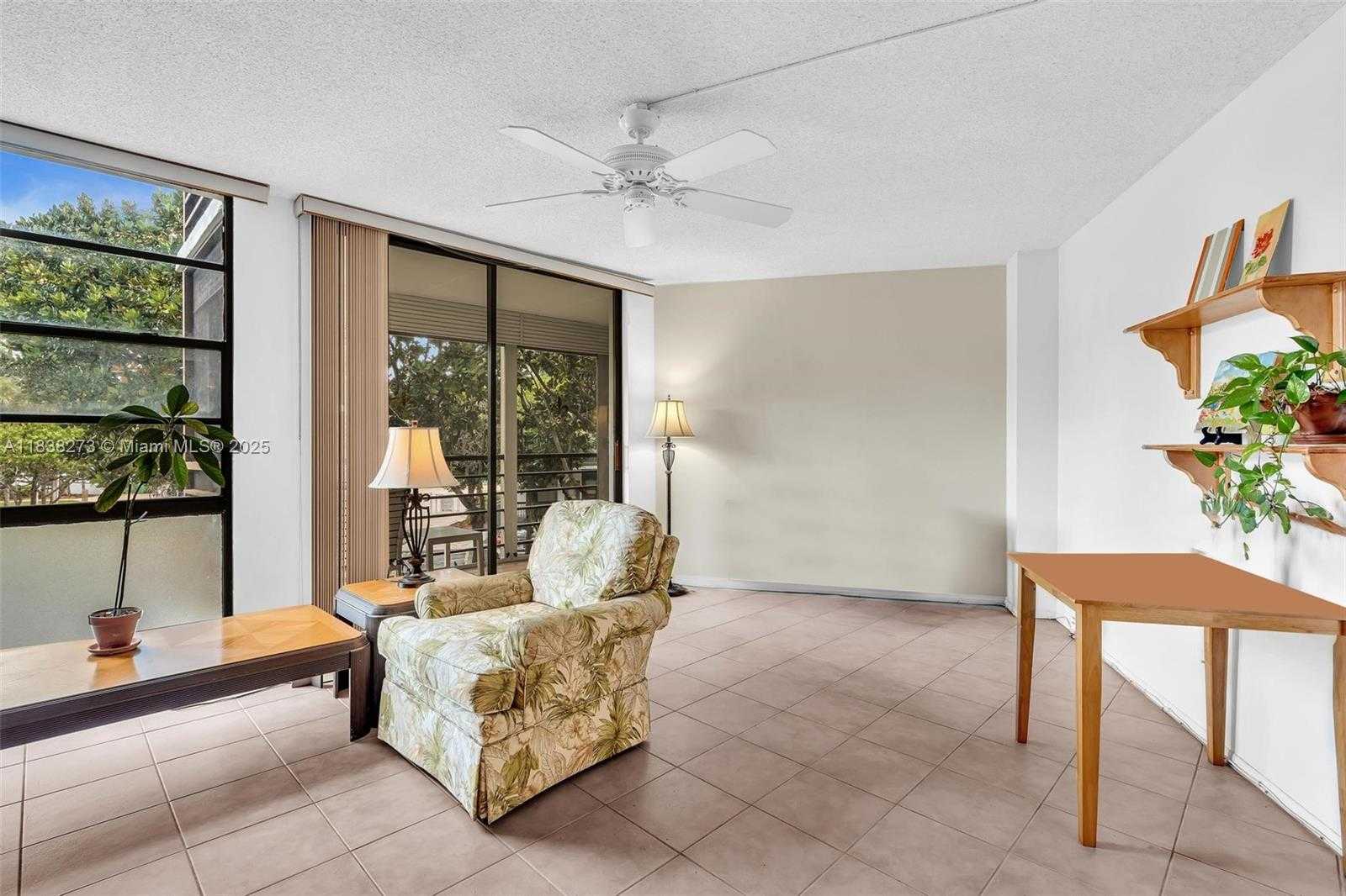 Small Image of 20400 NORTH EAST COUNTRY CLUB DR #215, Aventura Number 5
