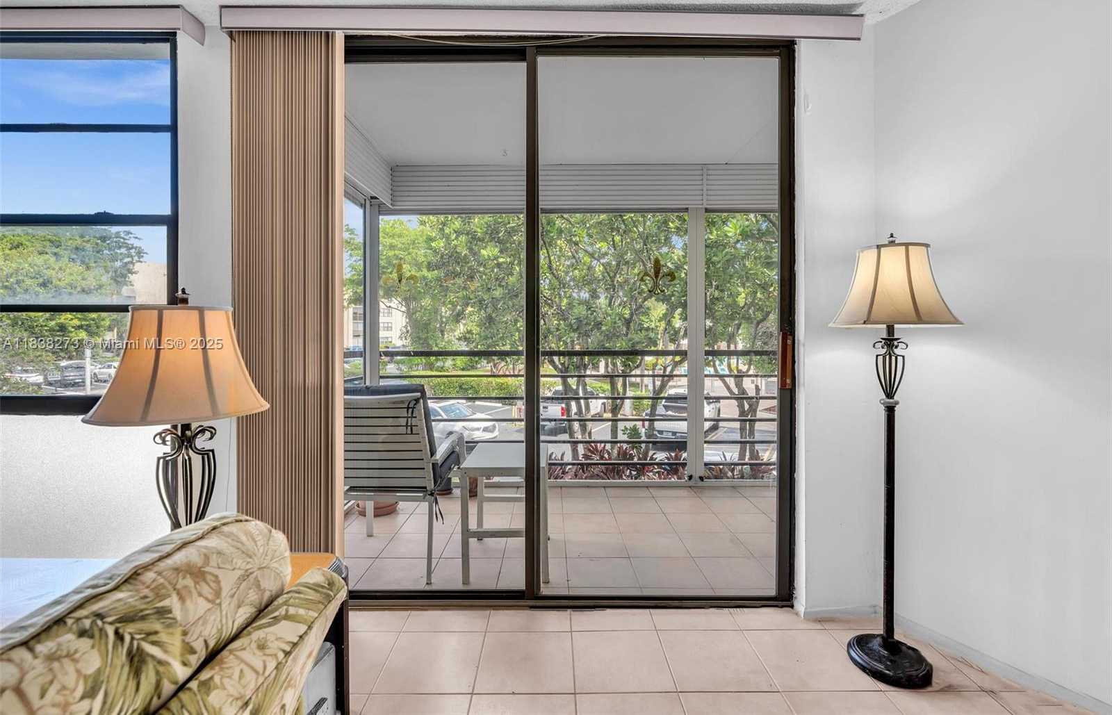 Small Image of 20400 NORTH EAST COUNTRY CLUB DR #215, Aventura Number 9