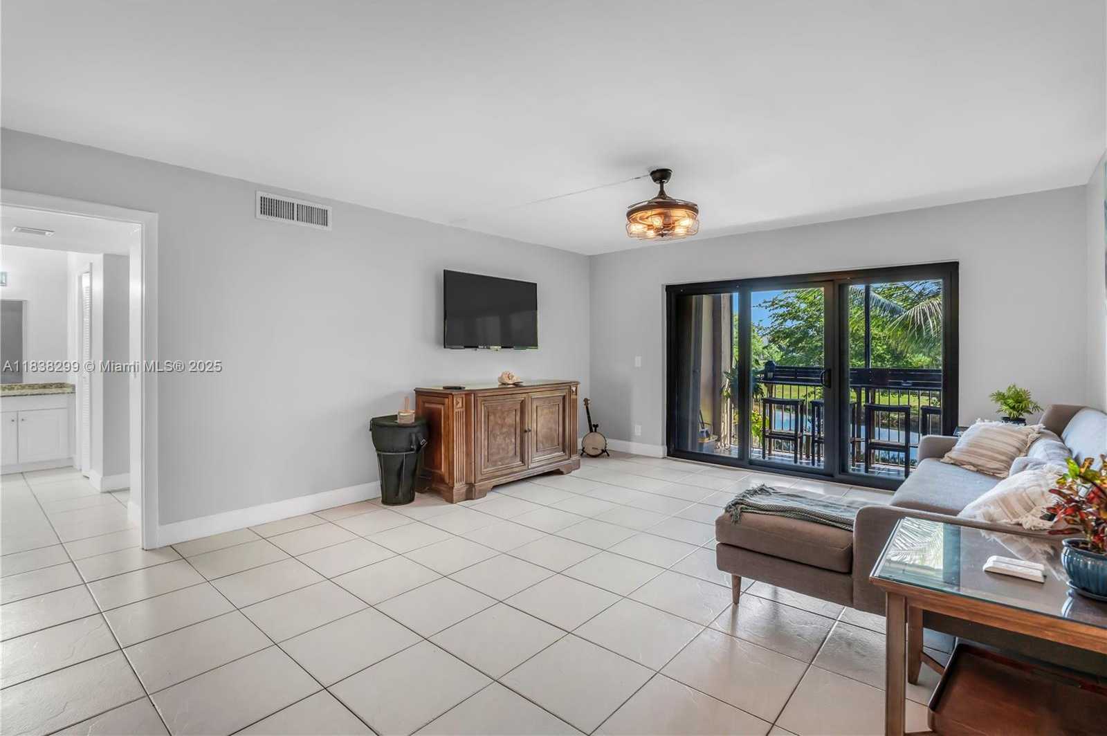 Small Image of 302 LAKEVIEW DR #202, Weston Number 20