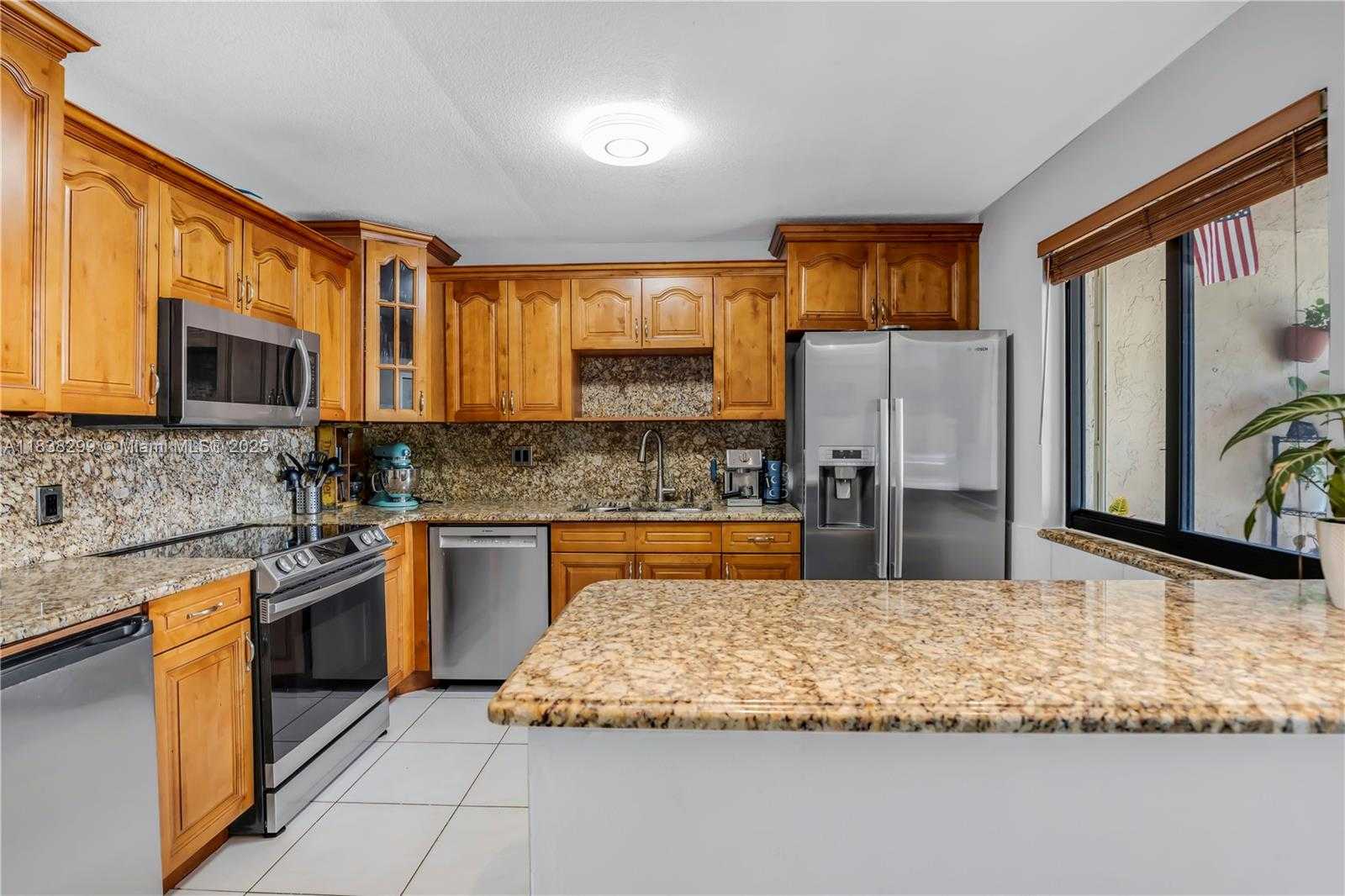 Small Image of 302 LAKEVIEW DR #202, Weston Number 22