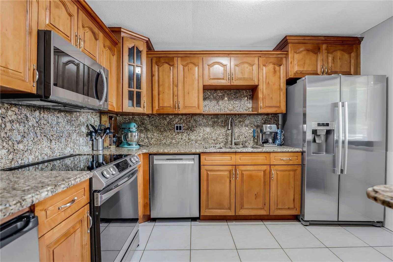 Small Image of 302 LAKEVIEW DR #202, Weston Number 23