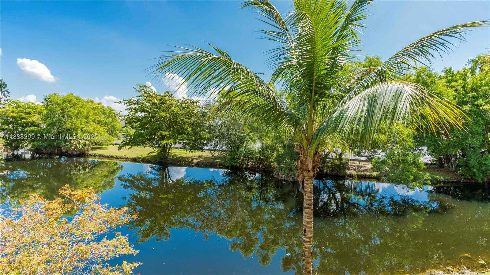 Small Image of 302 LAKEVIEW DR #202, Weston Number 24