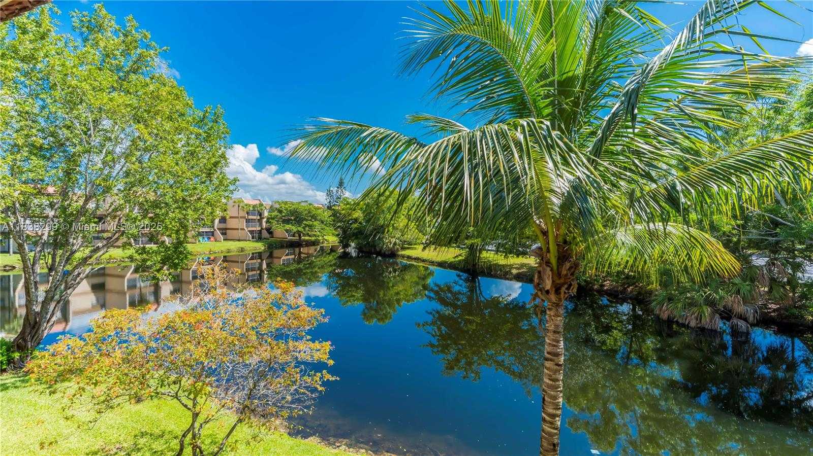 Small Image of 302 LAKEVIEW DR #202, Weston Number 25