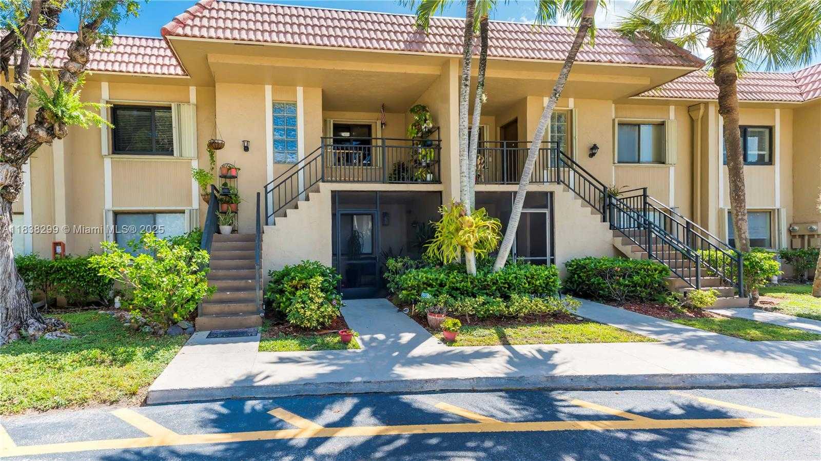 Small Image of 302 LAKEVIEW DR #202, Weston Number 31