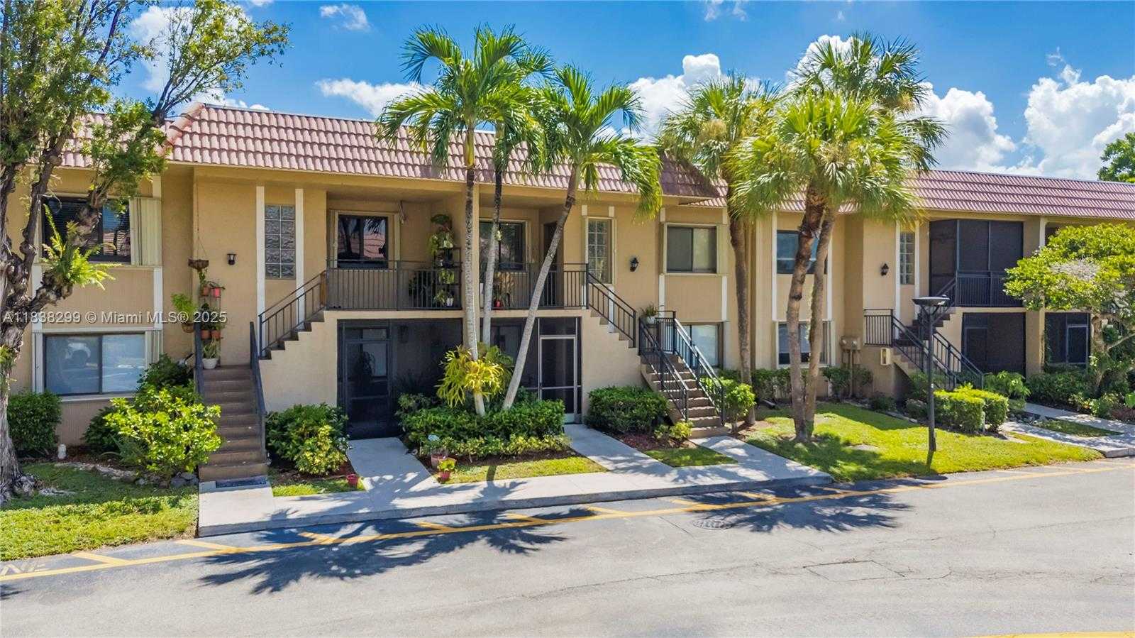 Small Image of 302 LAKEVIEW DR #202, Weston Number 32
