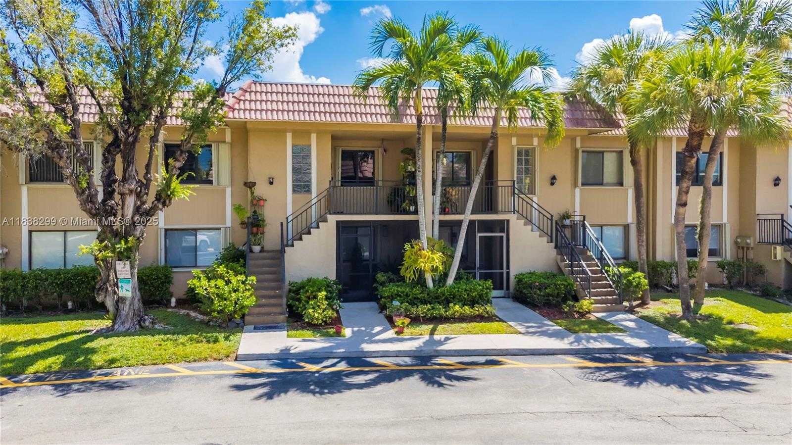 Small Image of 302 LAKEVIEW DR #202, Weston Number 33
