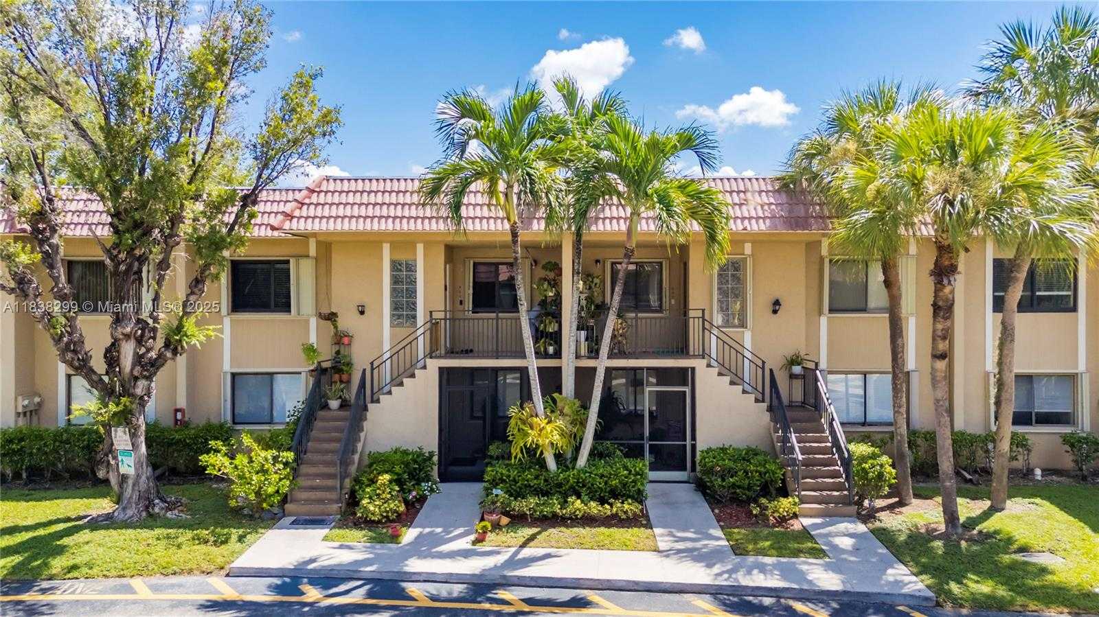 Small Image of 302 LAKEVIEW DR #202, Weston Number 34