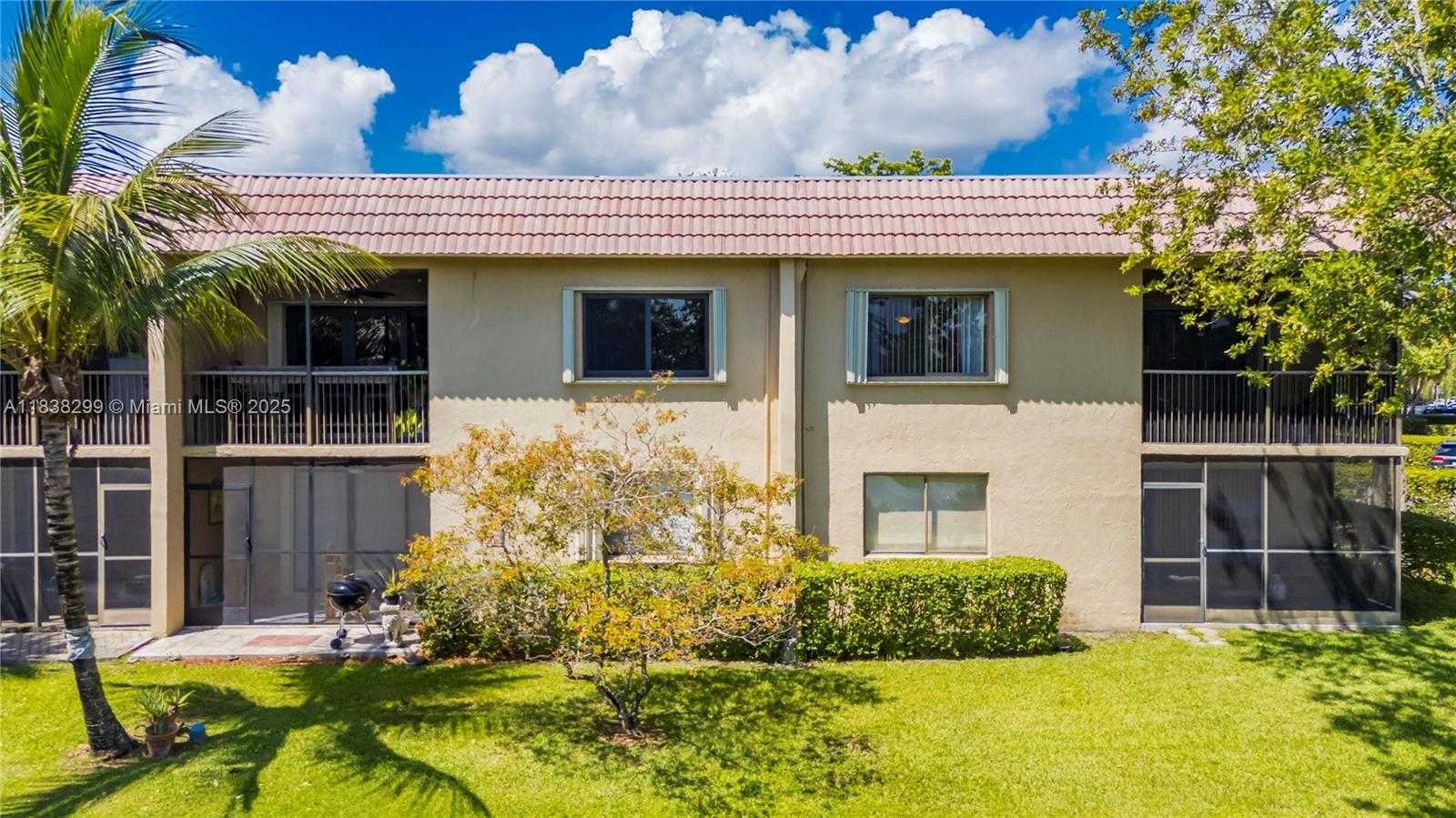 Small Image of 302 LAKEVIEW DR #202, Weston Number 41