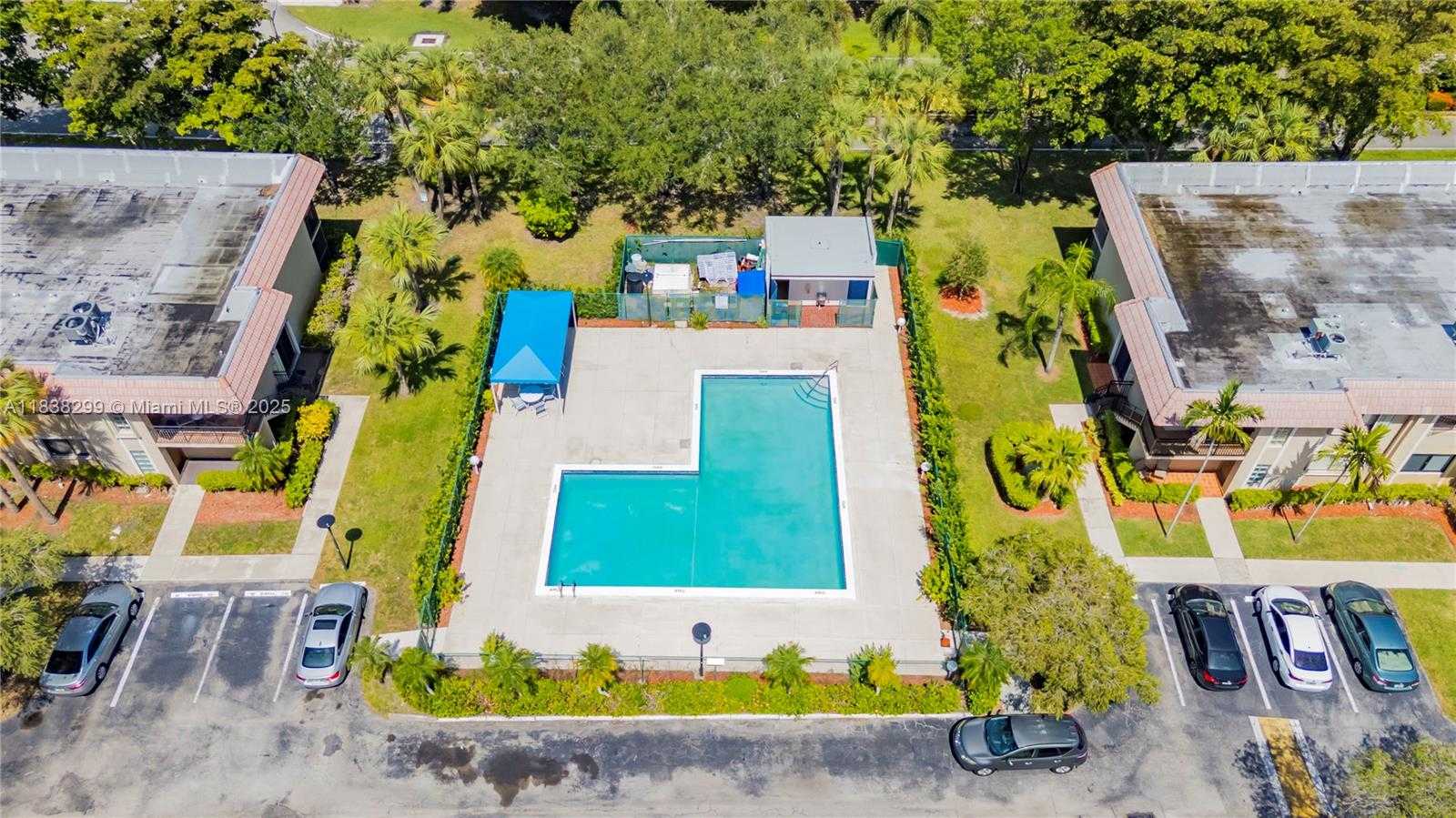 Small Image of 302 LAKEVIEW DR #202, Weston Number 44