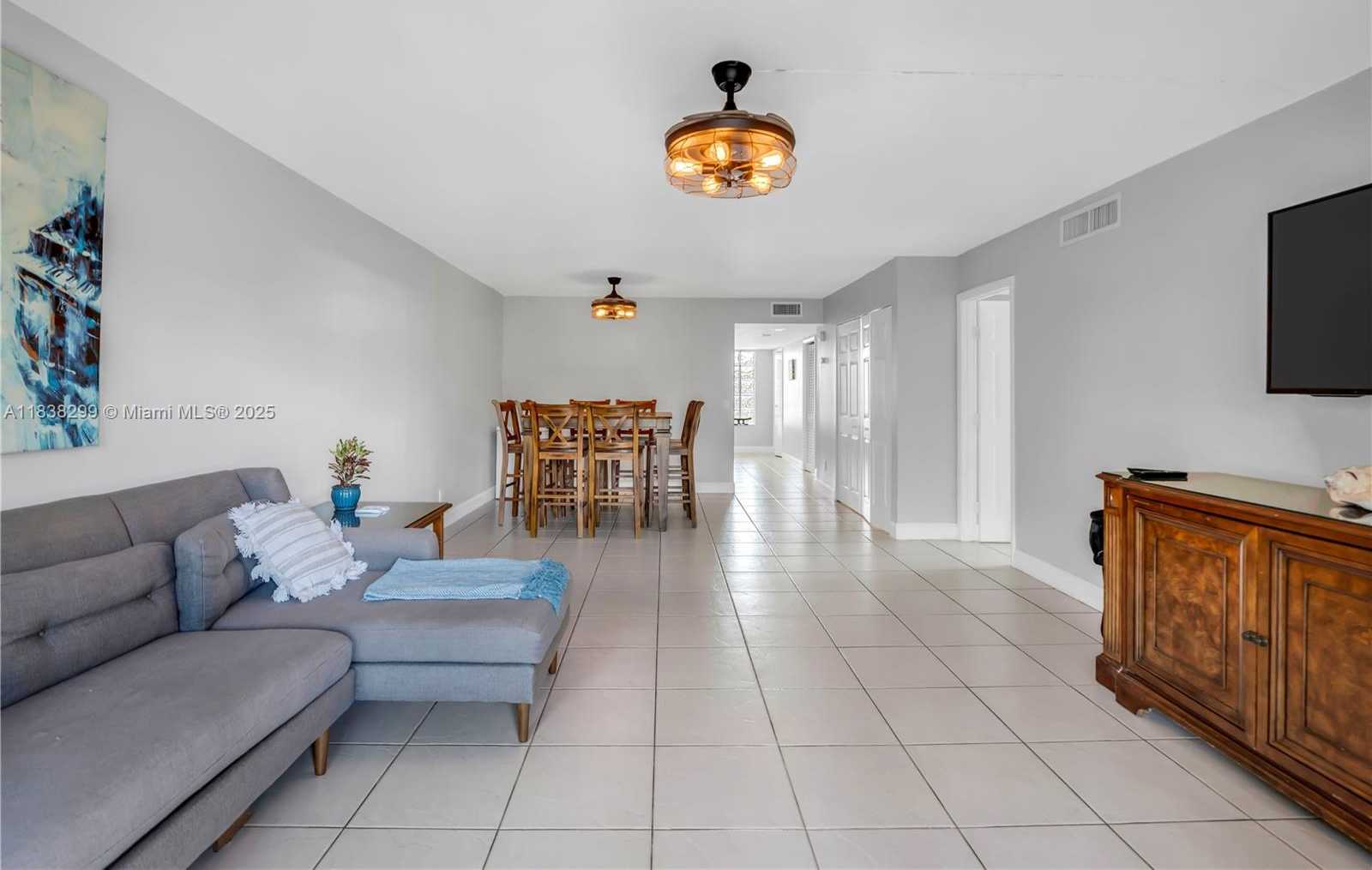 Small Image of 302 LAKEVIEW DR #202, Weston Number 6