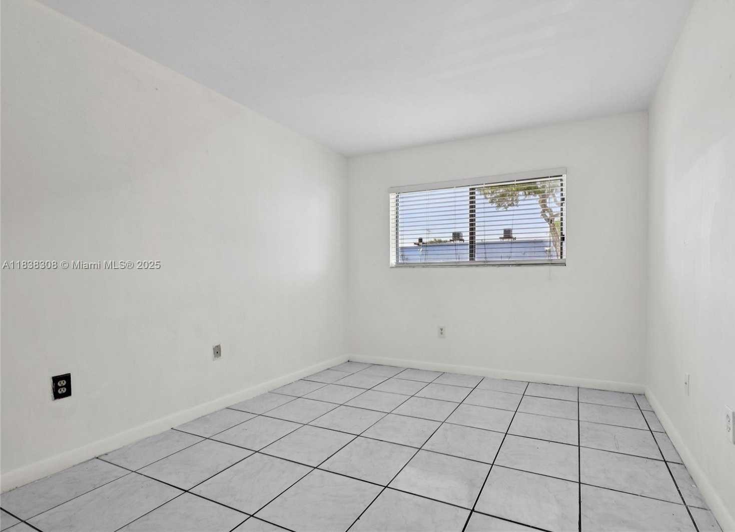 Small Image of 7407 SOUTH WEST 152ND AVE #4-103, Miami Number 25