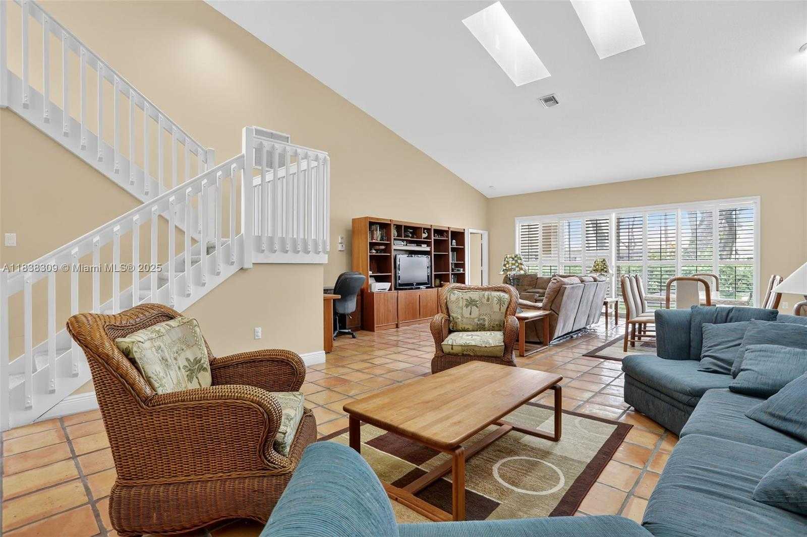 Small Image of 4119 WEST PALM AIRE DR #A4, Pompano Beach Number 17