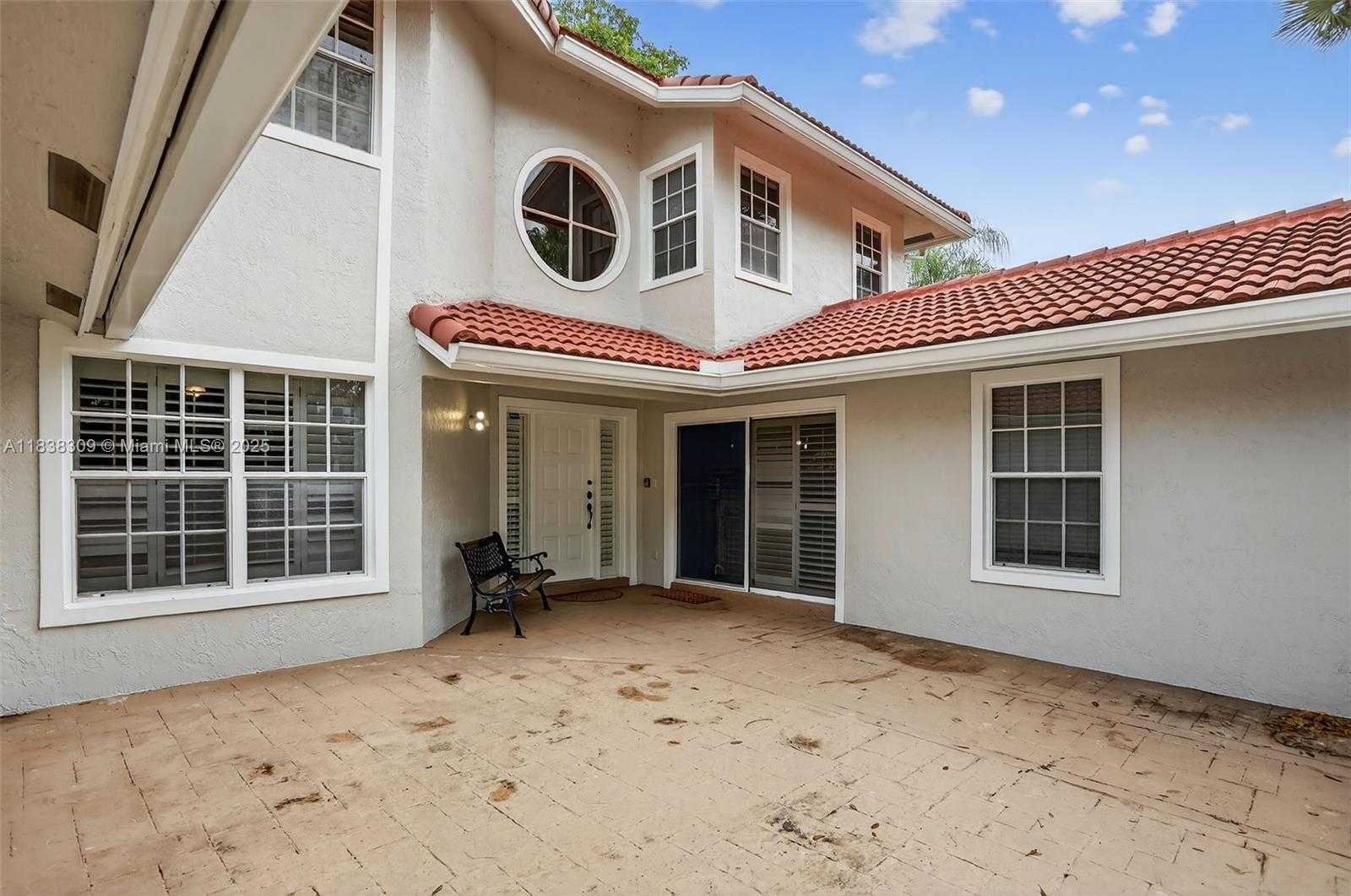 Small Image of 4119 WEST PALM AIRE DR #A4, Pompano Beach Number 2