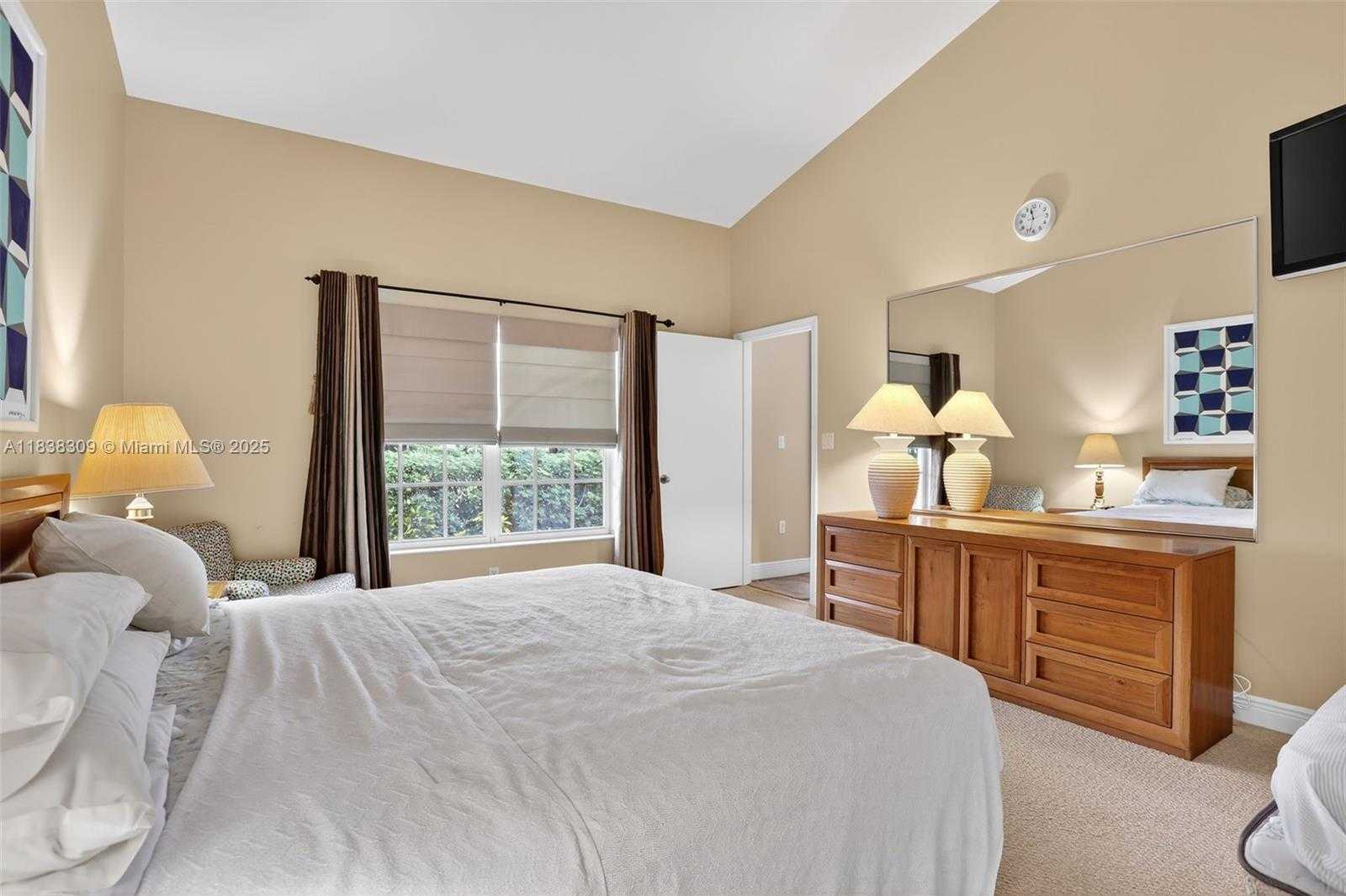 Small Image of 4119 WEST PALM AIRE DR #A4, Pompano Beach Number 25