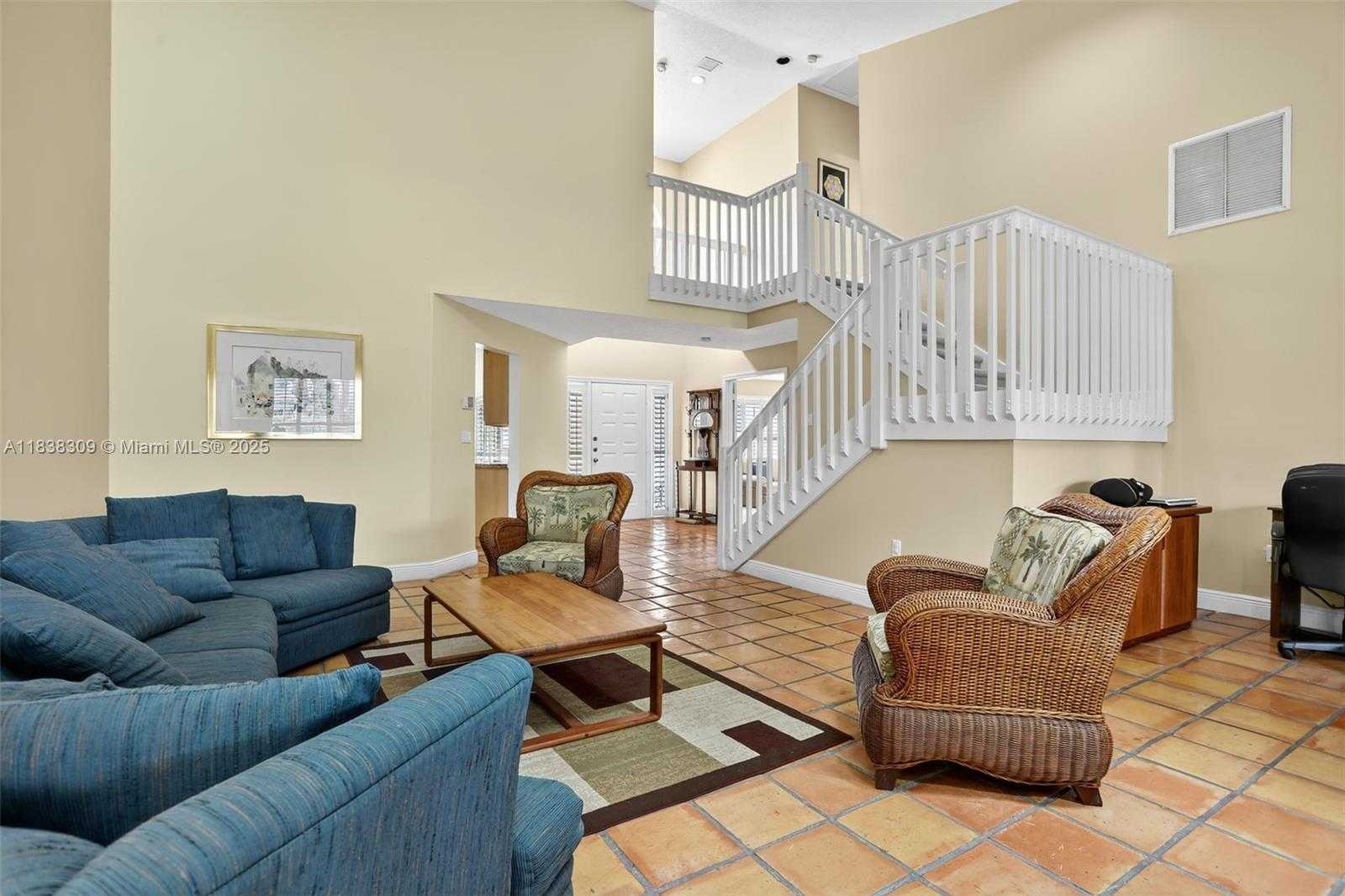 Small Image of 4119 WEST PALM AIRE DR #A4, Pompano Beach Number 3