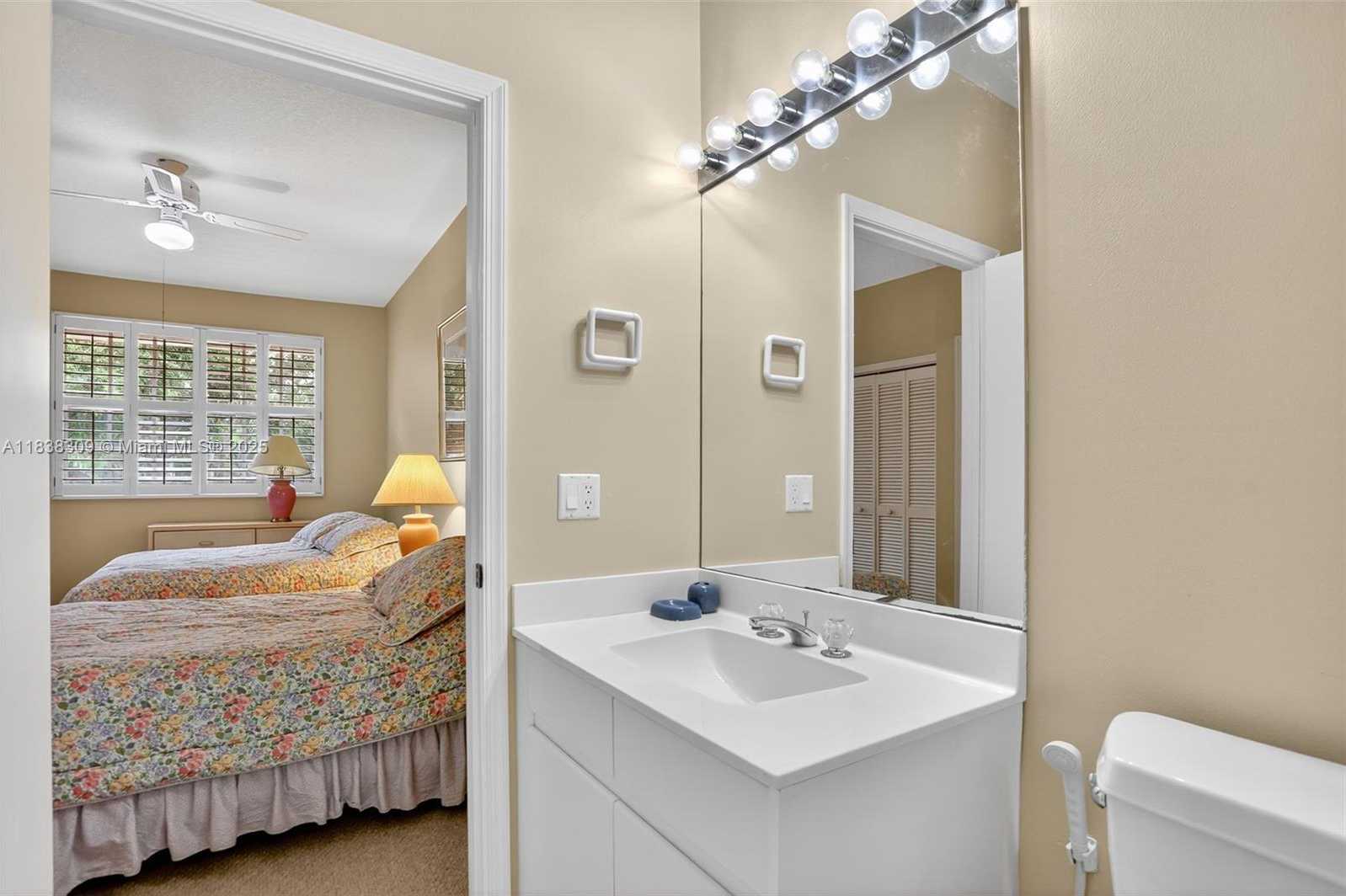Small Image of 4119 WEST PALM AIRE DR #A4, Pompano Beach Number 34