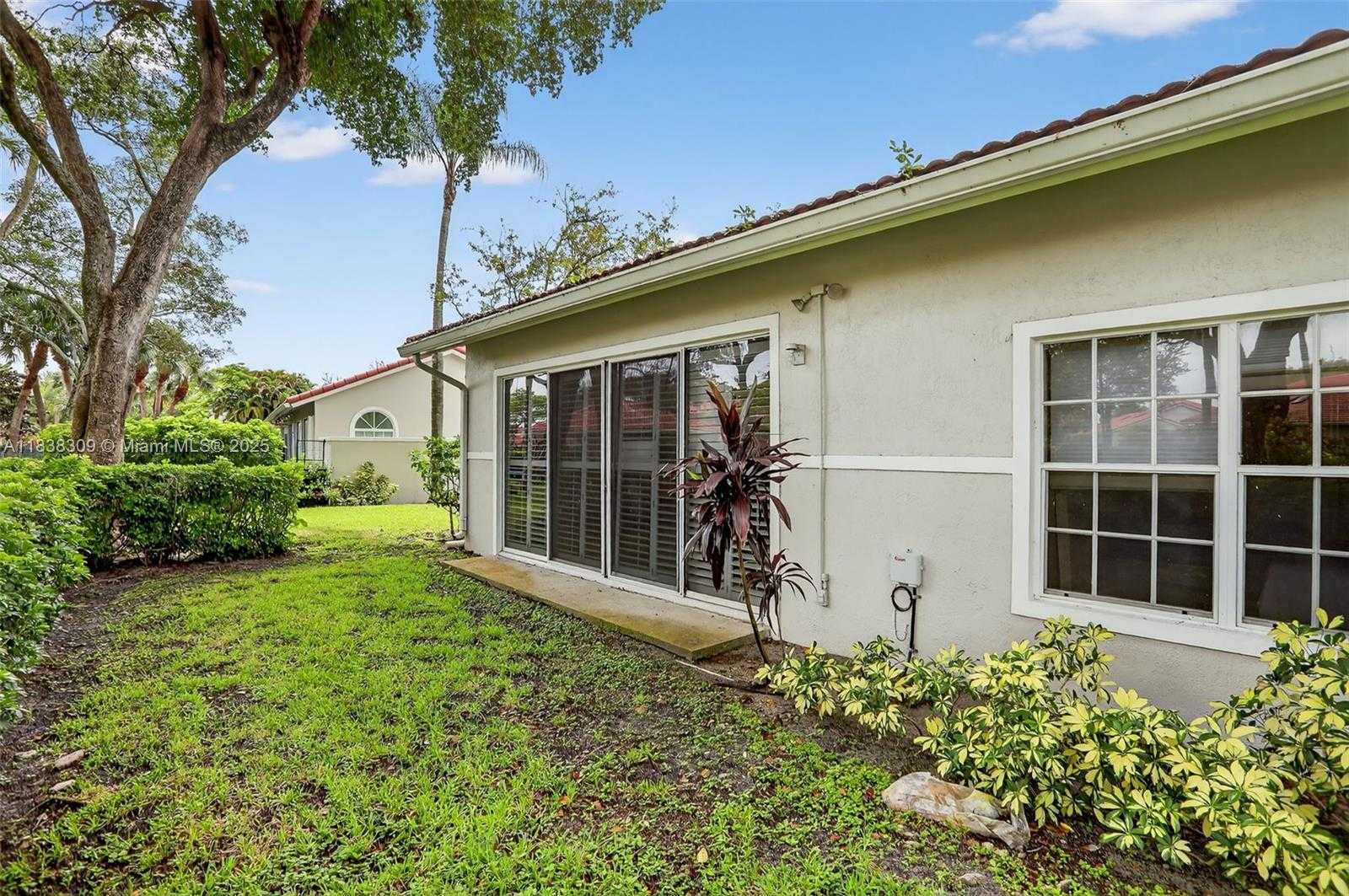Small Image of 4119 WEST PALM AIRE DR #A4, Pompano Beach Number 42
