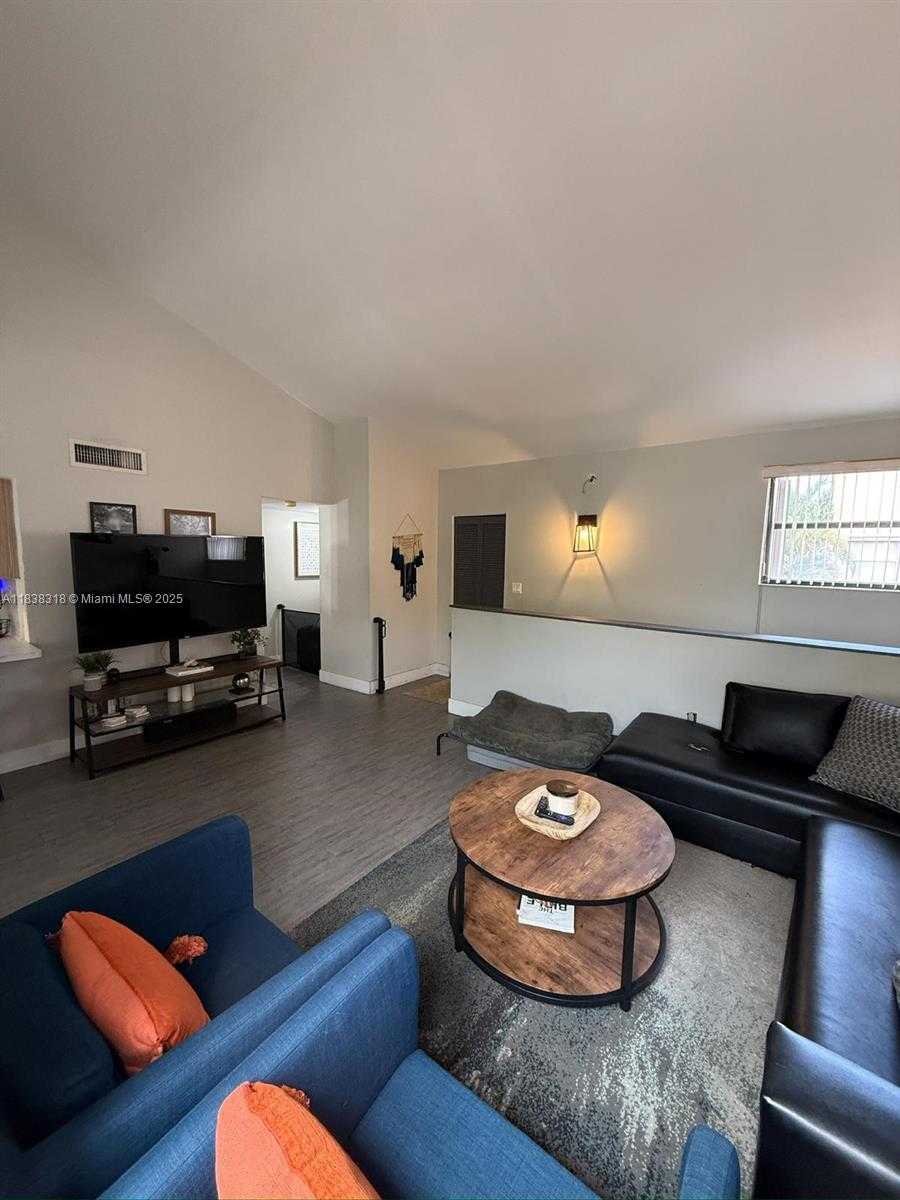 Small Image of 575 WEST PARK DR #202, Miami Number 10