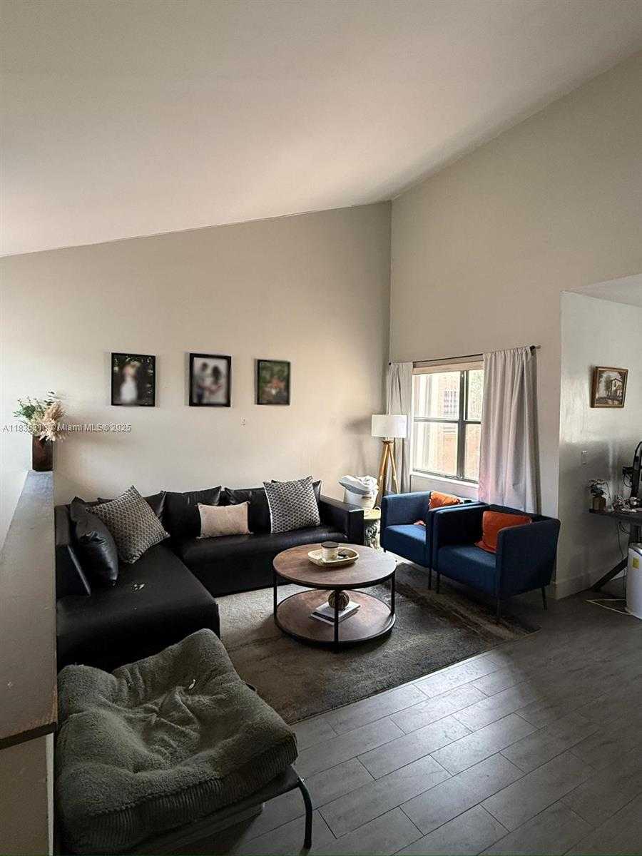 Small Image of 575 WEST PARK DR #202, Miami Number 11
