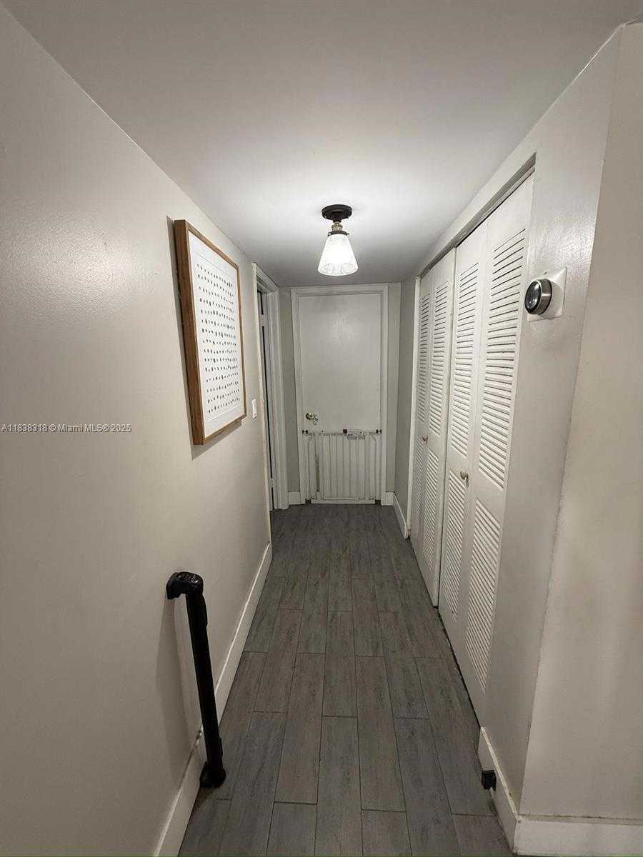 Small Image of 575 WEST PARK DR #202, Miami Number 13