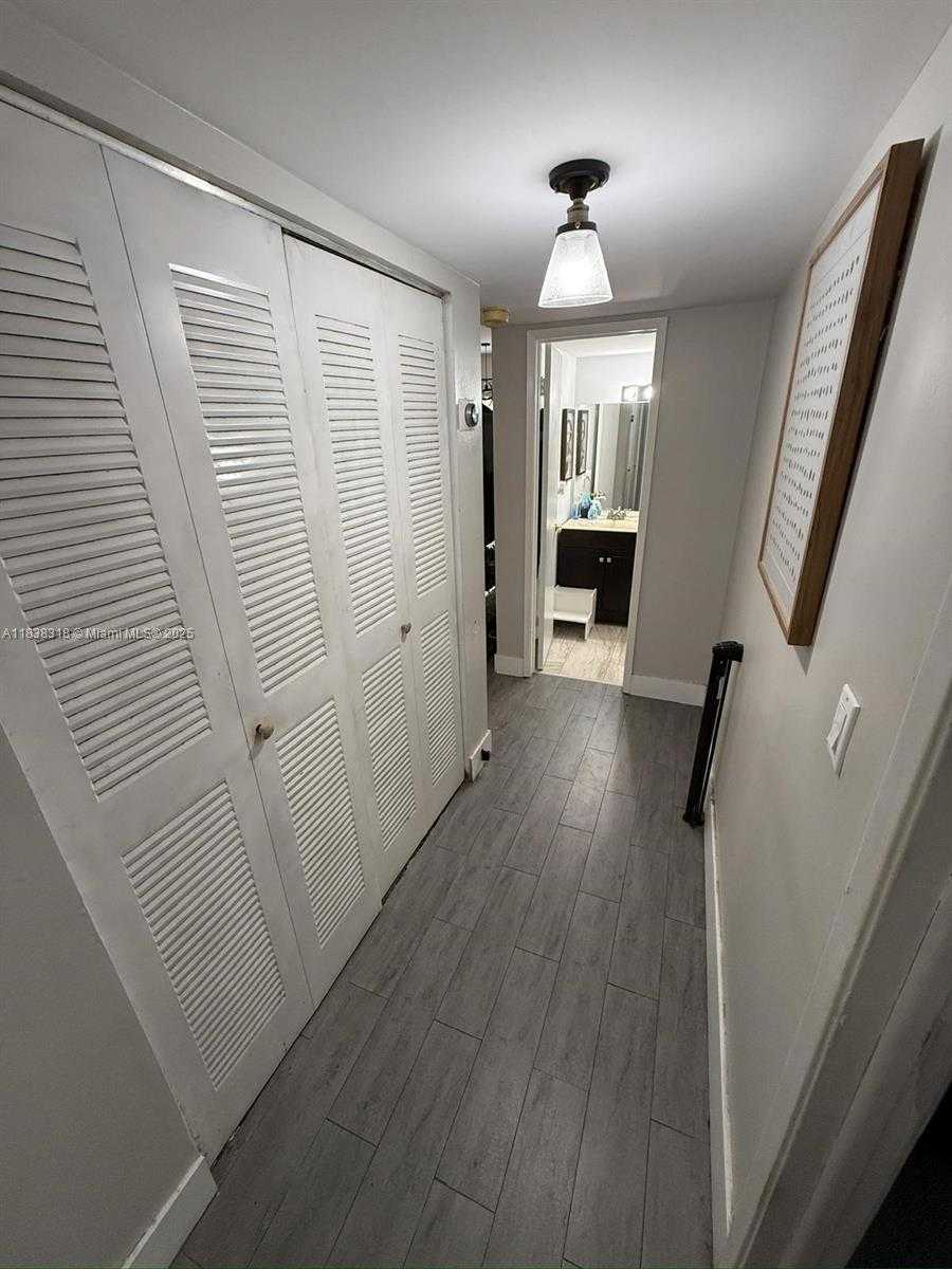 Small Image of 575 WEST PARK DR #202, Miami Number 14