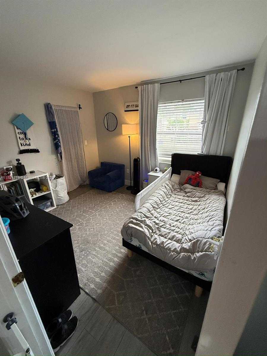Small Image of 575 WEST PARK DR #202, Miami Number 19