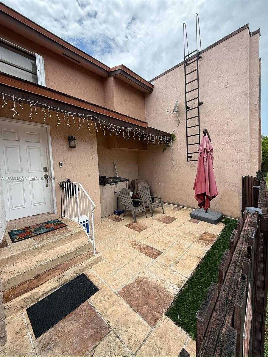 Small Image of 575 WEST PARK DR #202, Miami Number 2
