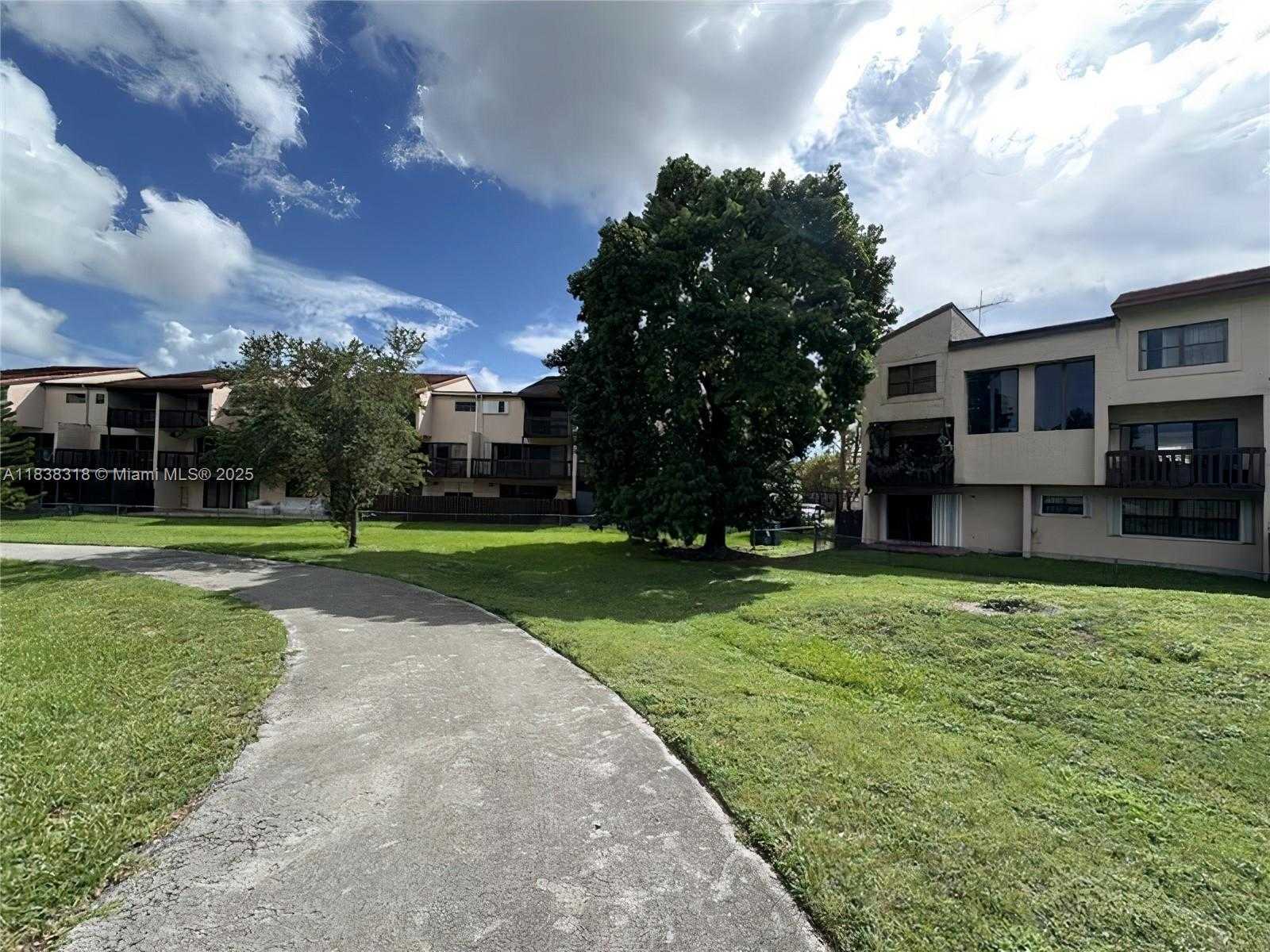Small Image of 575 WEST PARK DR #202, Miami Number 22